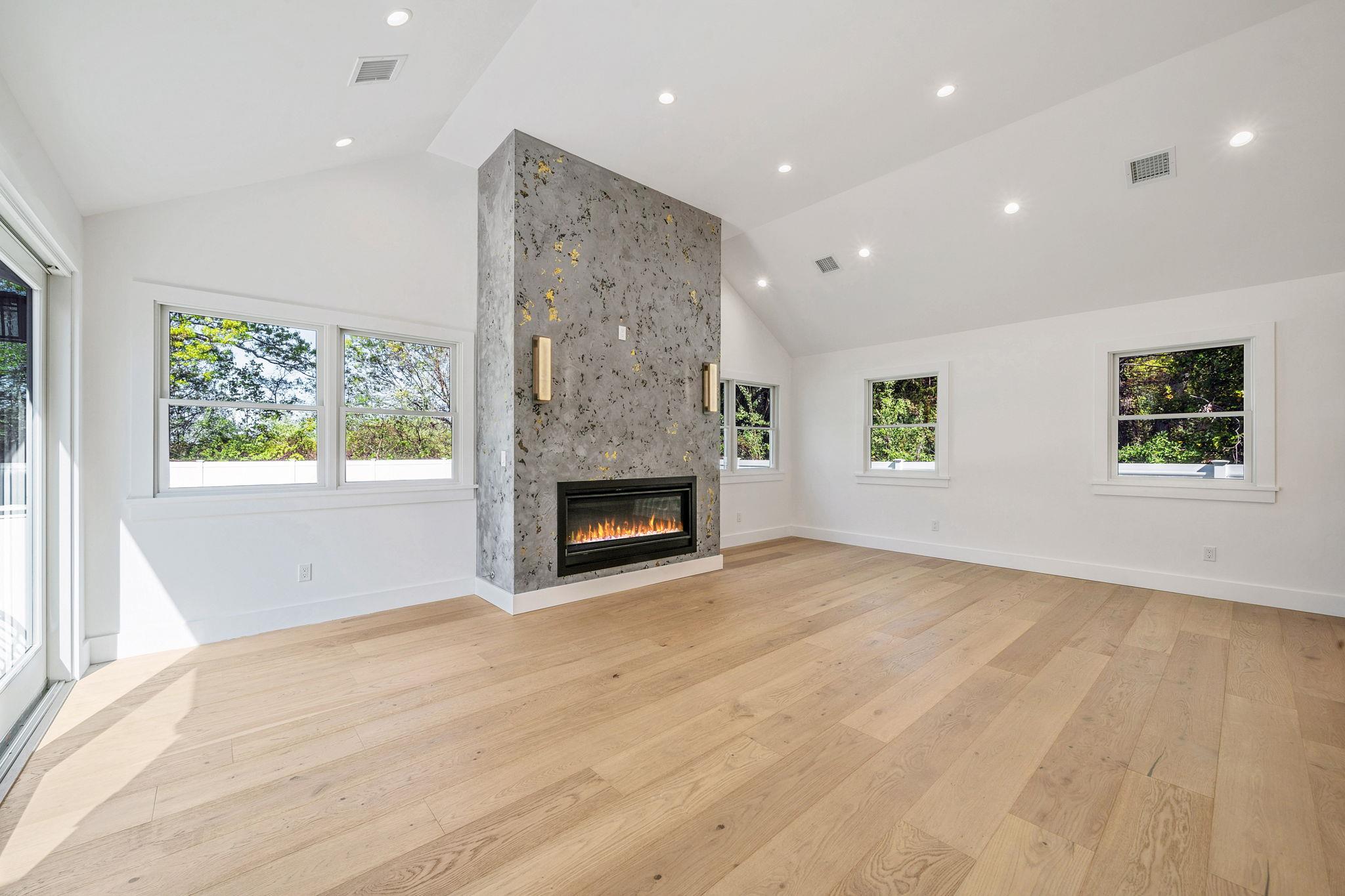 40 Friendly Road, Smithtown, NY 11787