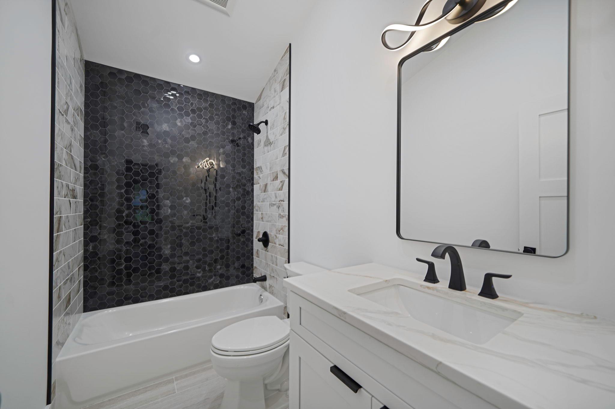 40 Friendly Road, Smithtown, NY 11787