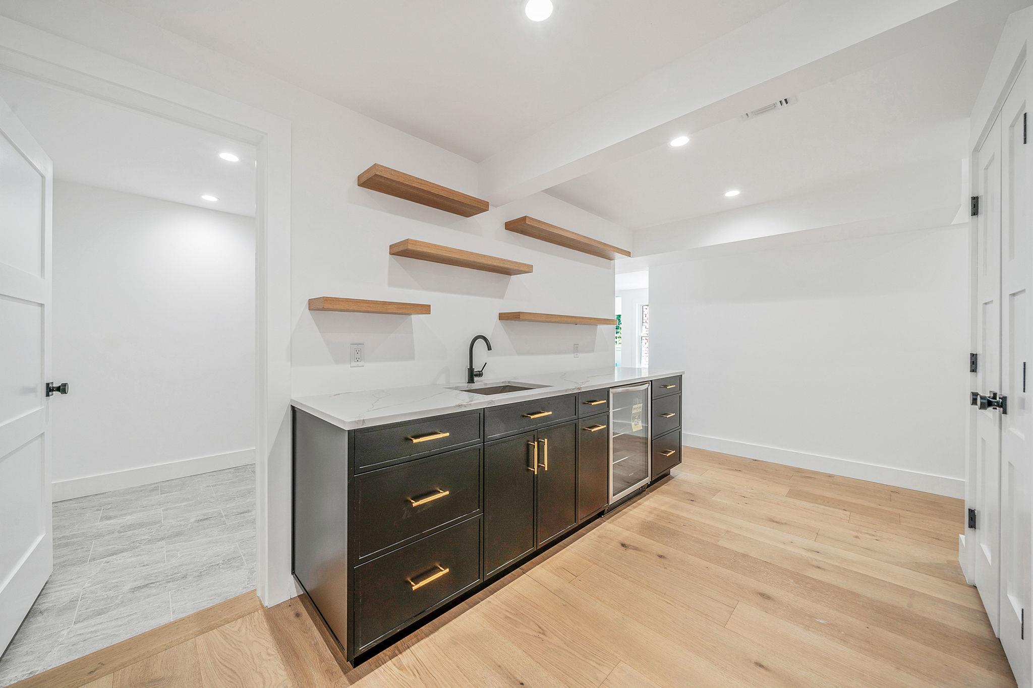 40 Friendly Road, Smithtown, NY 11787