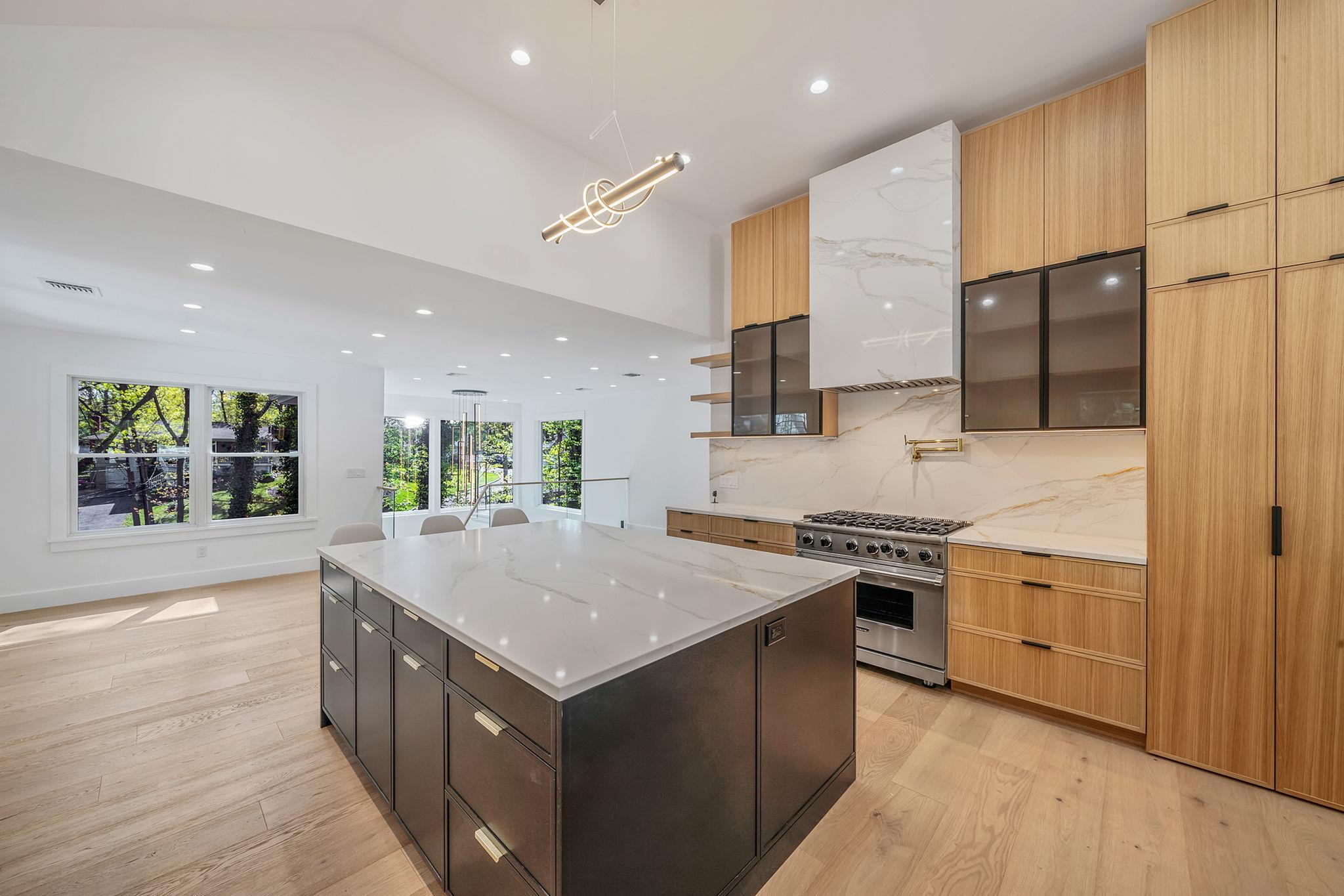 40 Friendly Road, Smithtown, NY 11787