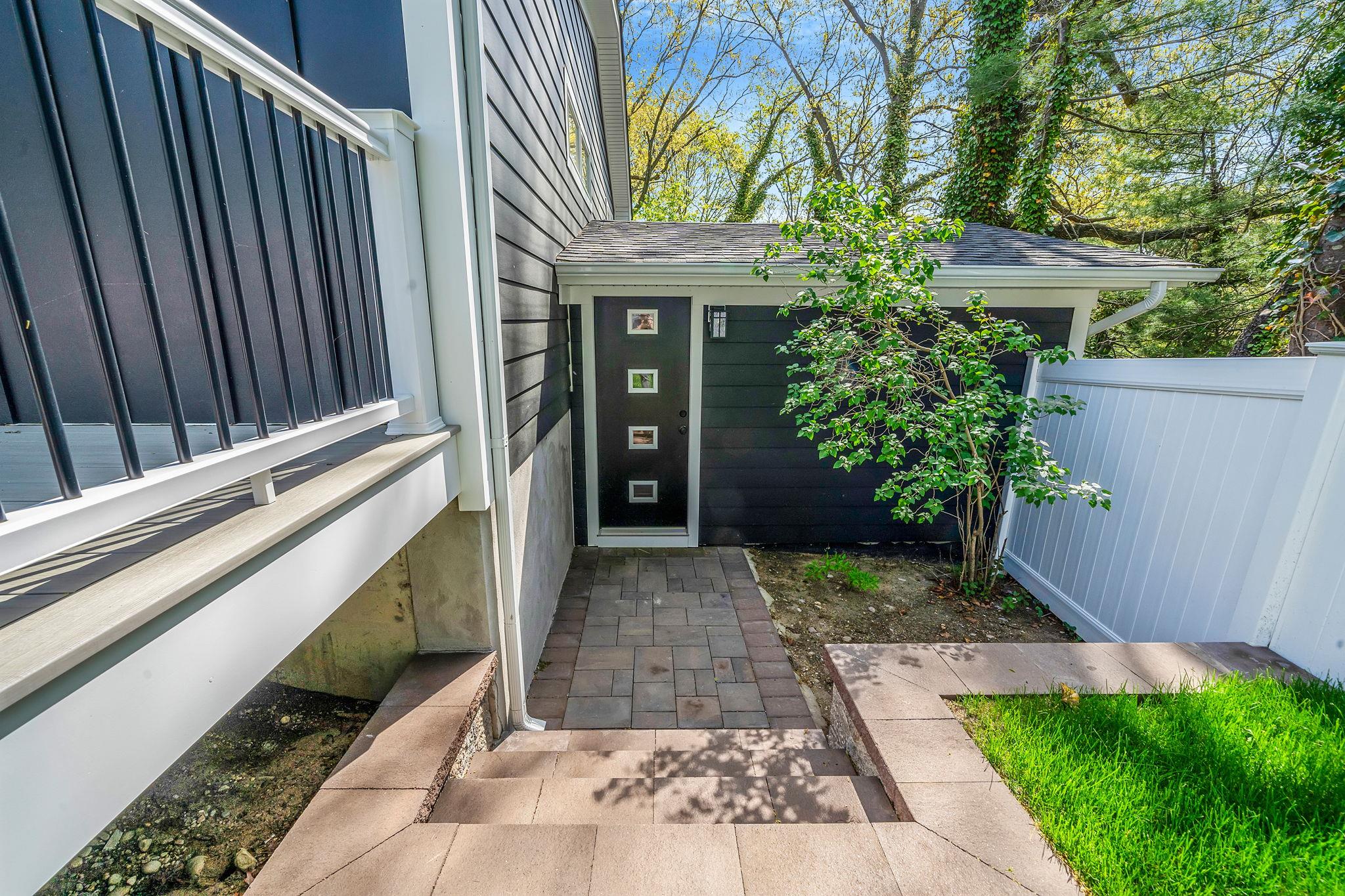 40 Friendly Road, Smithtown, NY 11787