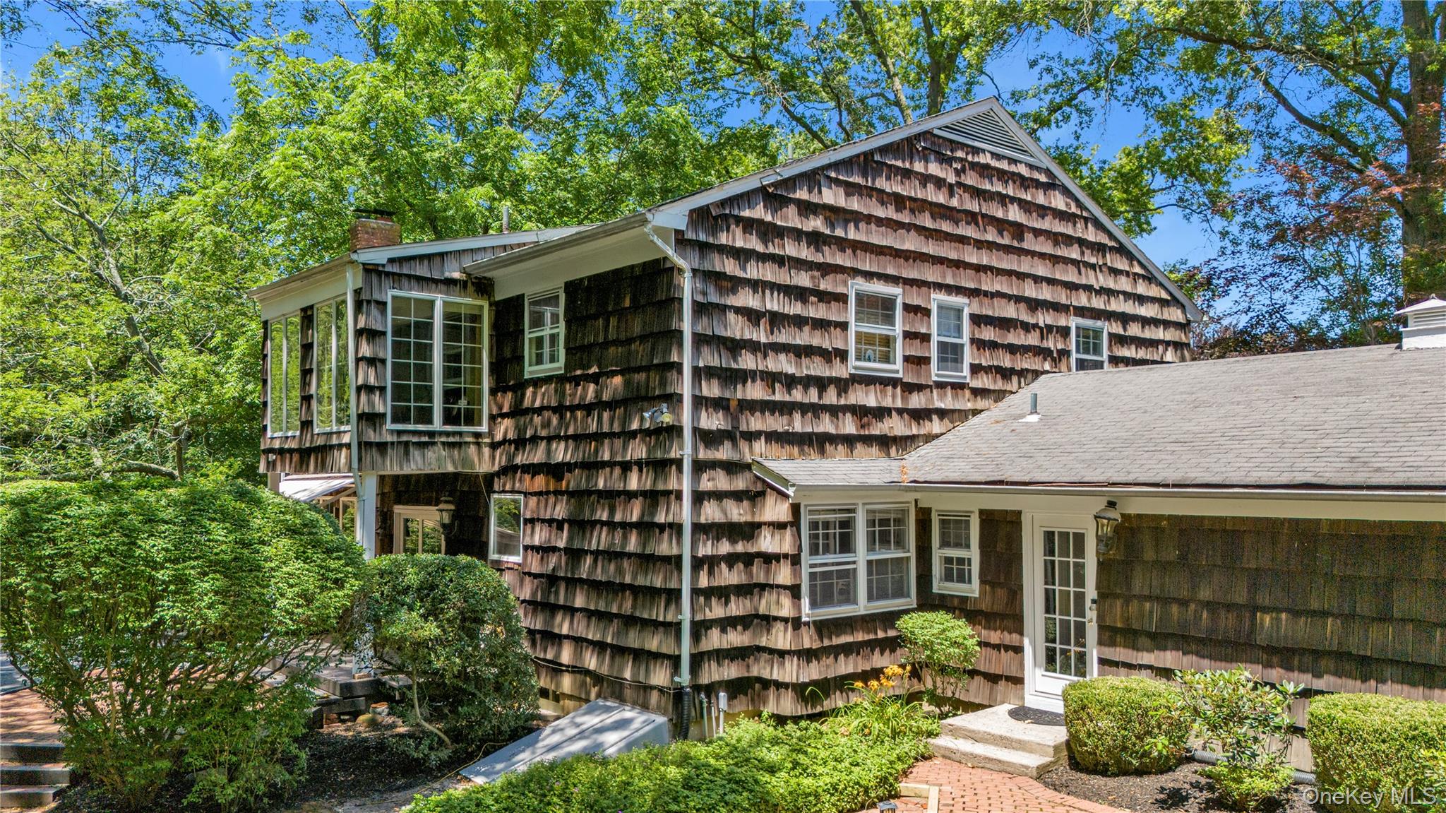 26 Rolling Drive, Brookville, NY 11545