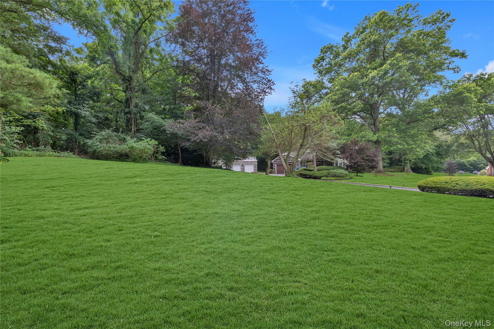 26 Rolling Drive, Brookville, NY 11545