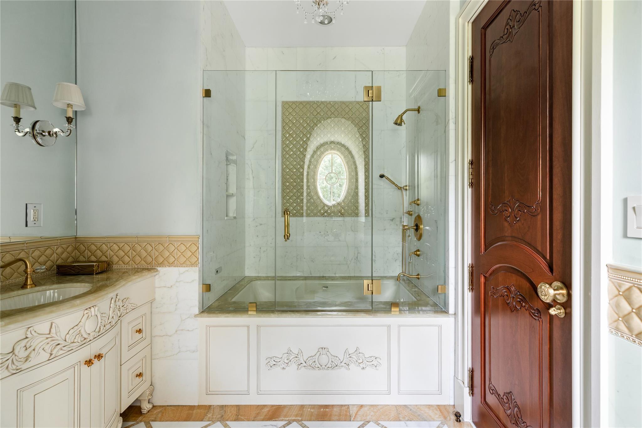 102 Horseshoe Road, Mill Neck, NY 11765