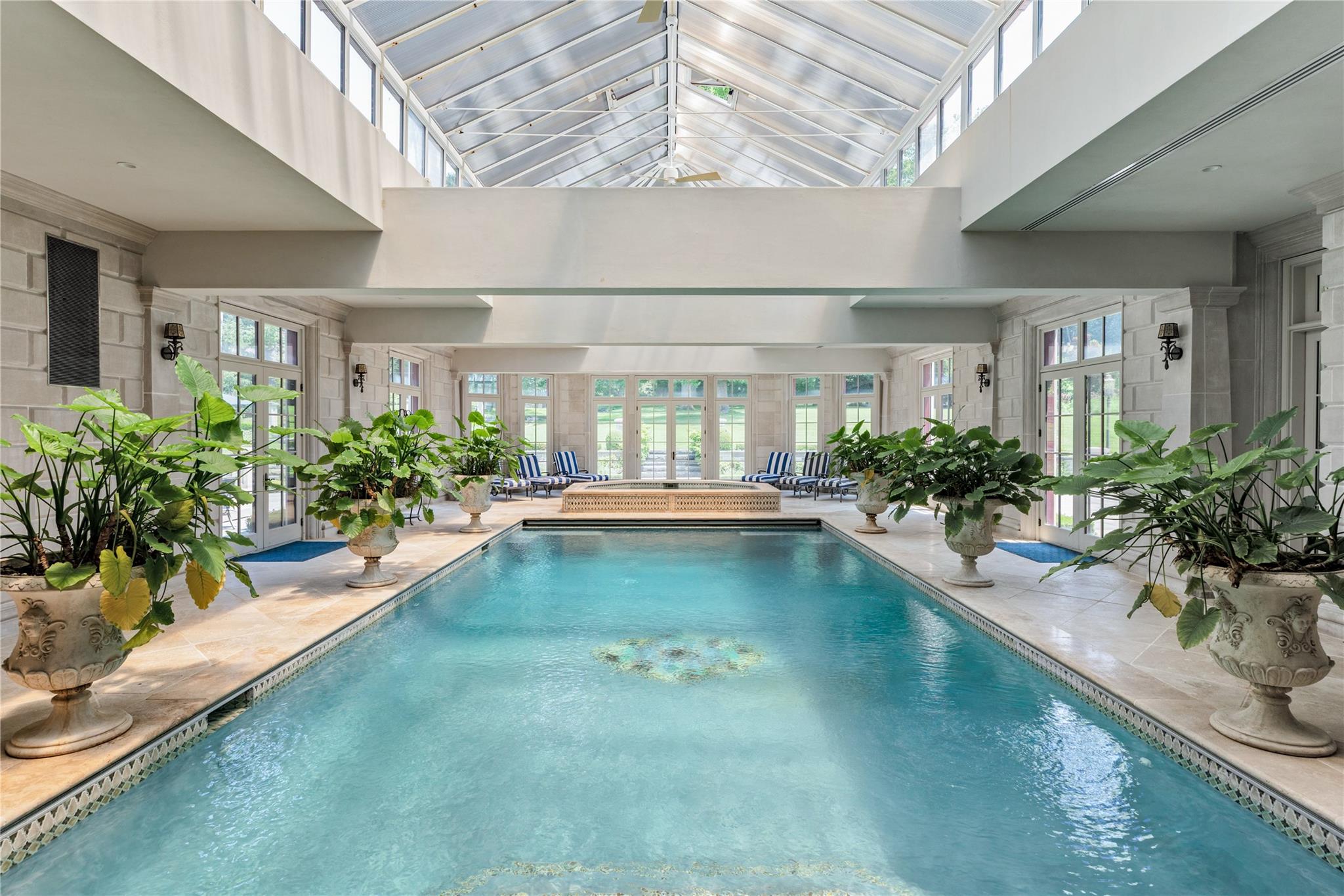 102 Horseshoe Road, Mill Neck, NY 11765