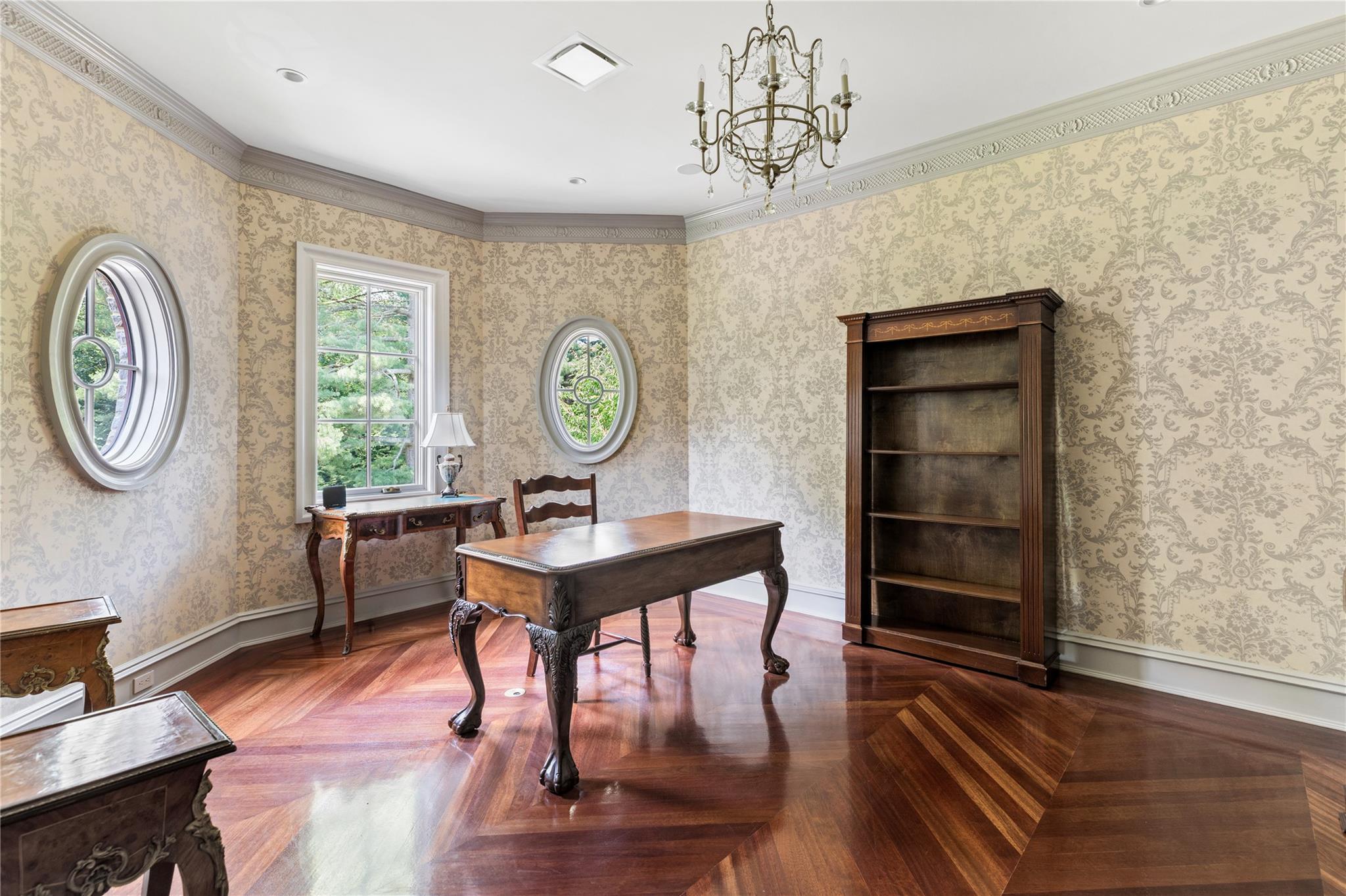 102 Horseshoe Road, Mill Neck, NY 11765