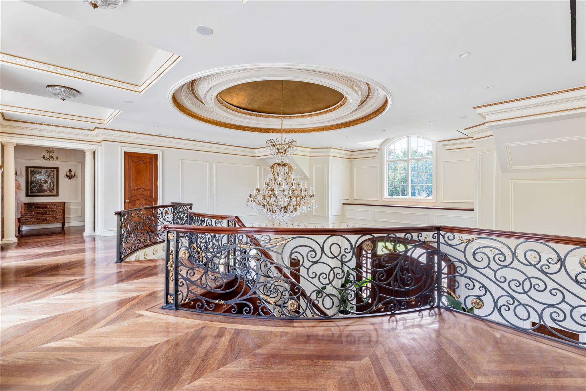 102 Horseshoe Road, Mill Neck, NY 11765