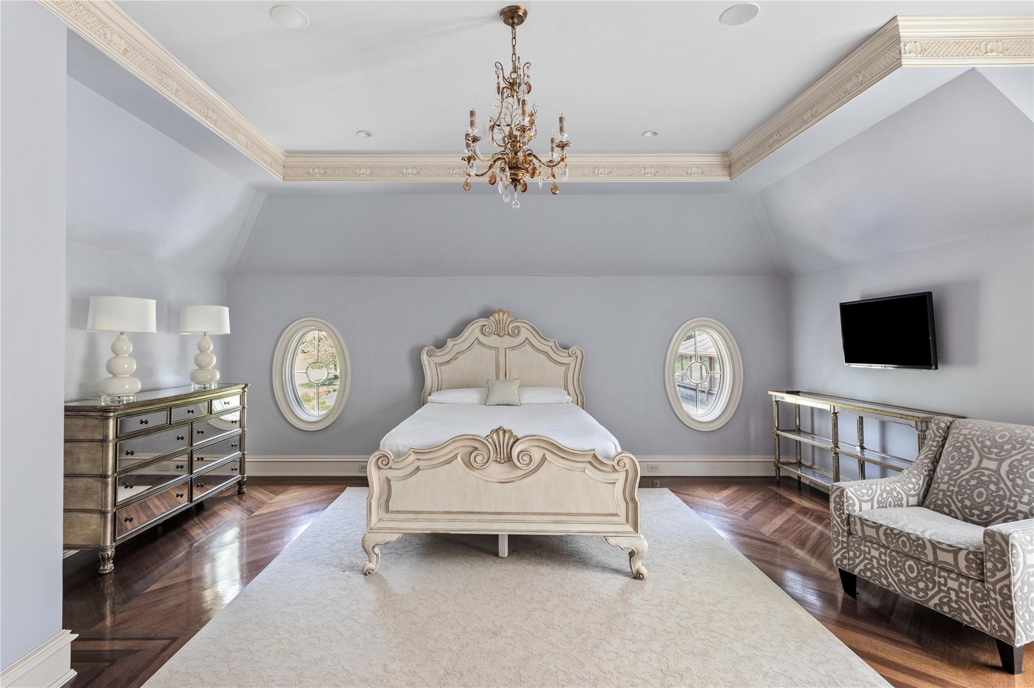 102 Horseshoe Road, Mill Neck, NY 11765