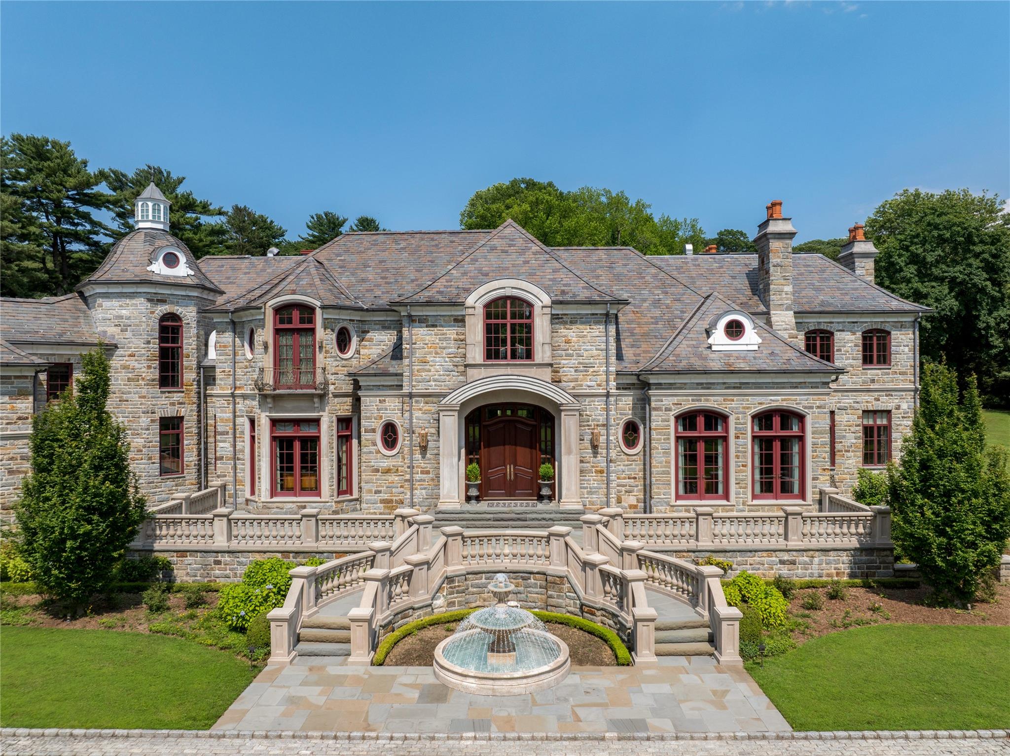 102 Horseshoe Road, Mill Neck, NY 11765