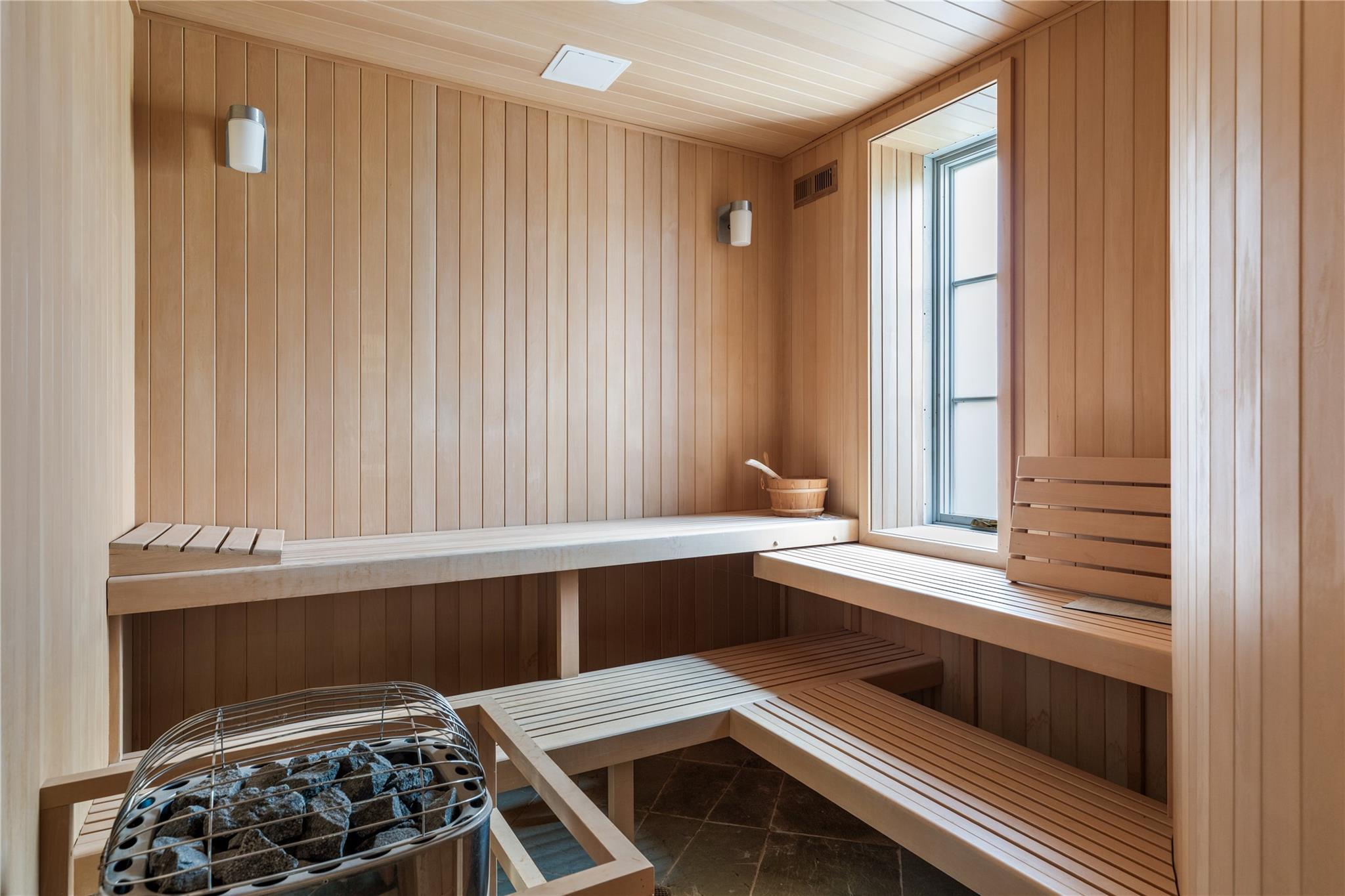 102 Horseshoe Road, Mill Neck, NY 11765