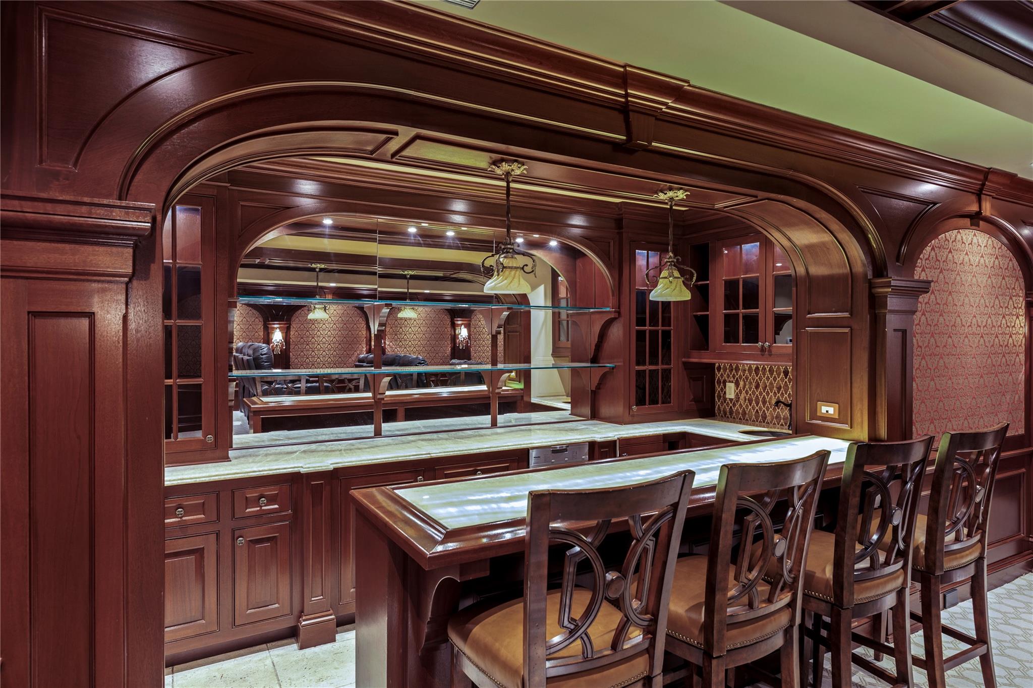 102 Horseshoe Road, Mill Neck, NY 11765