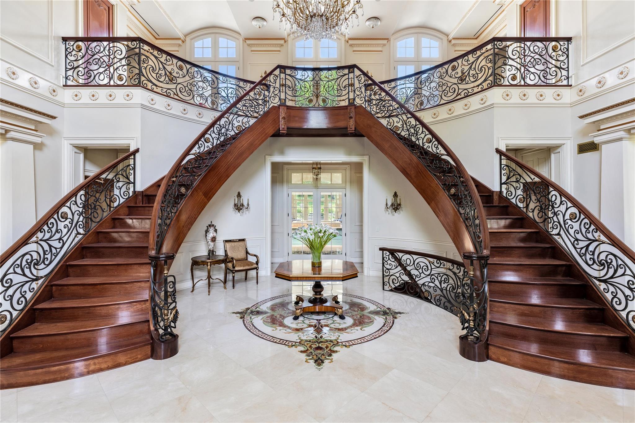 102 Horseshoe Road, Mill Neck, NY 11765