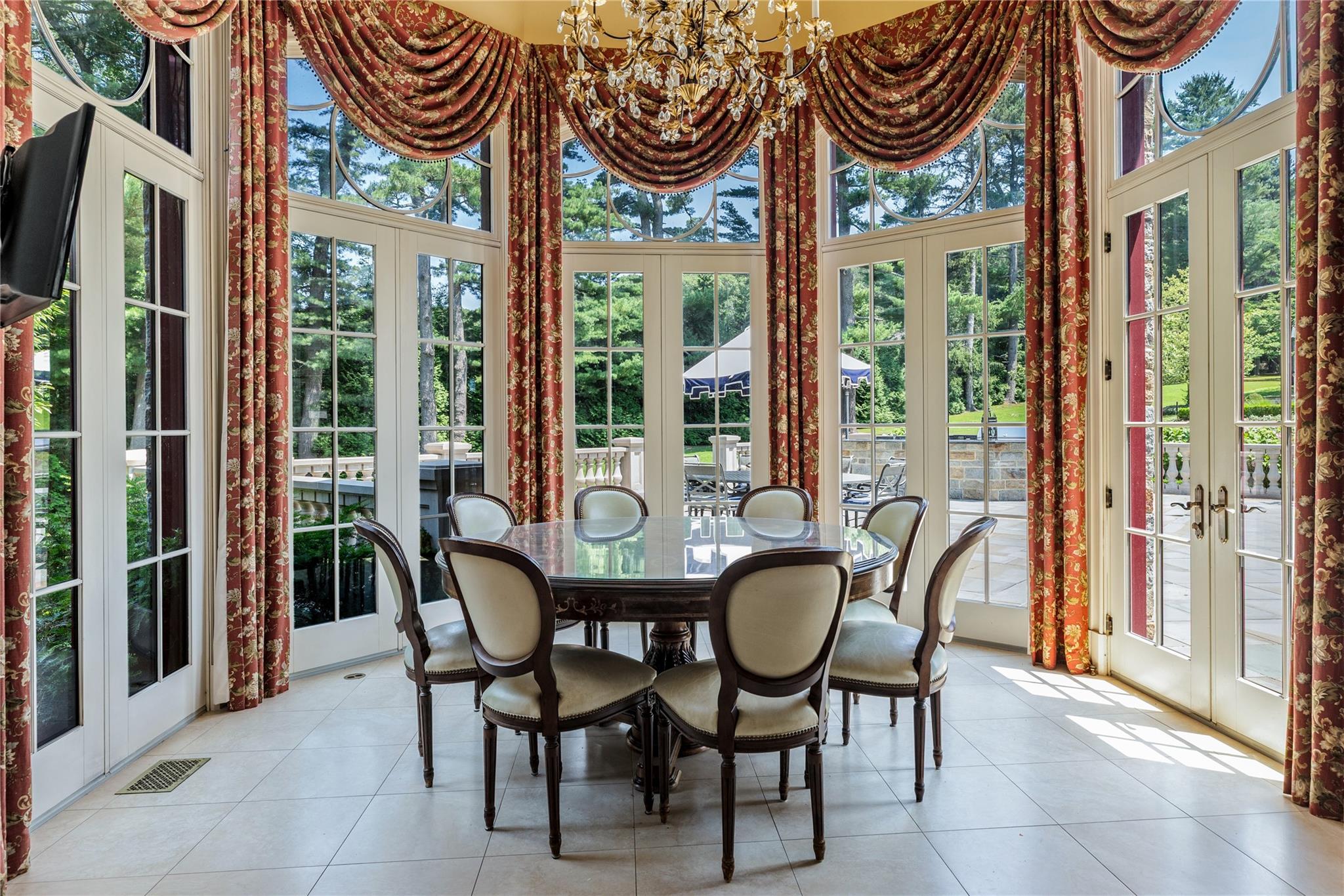 102 Horseshoe Road, Mill Neck, NY 11765