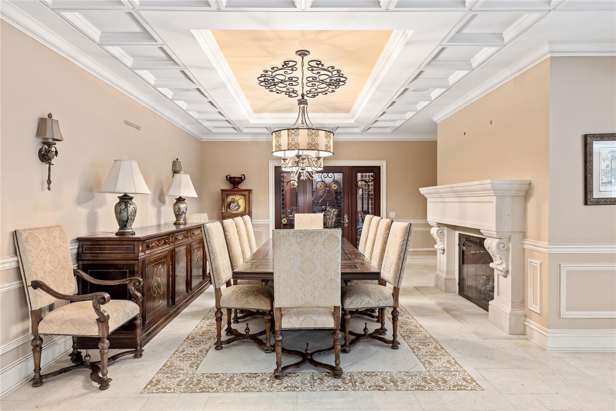 102 Horseshoe Road, Mill Neck, NY 11765