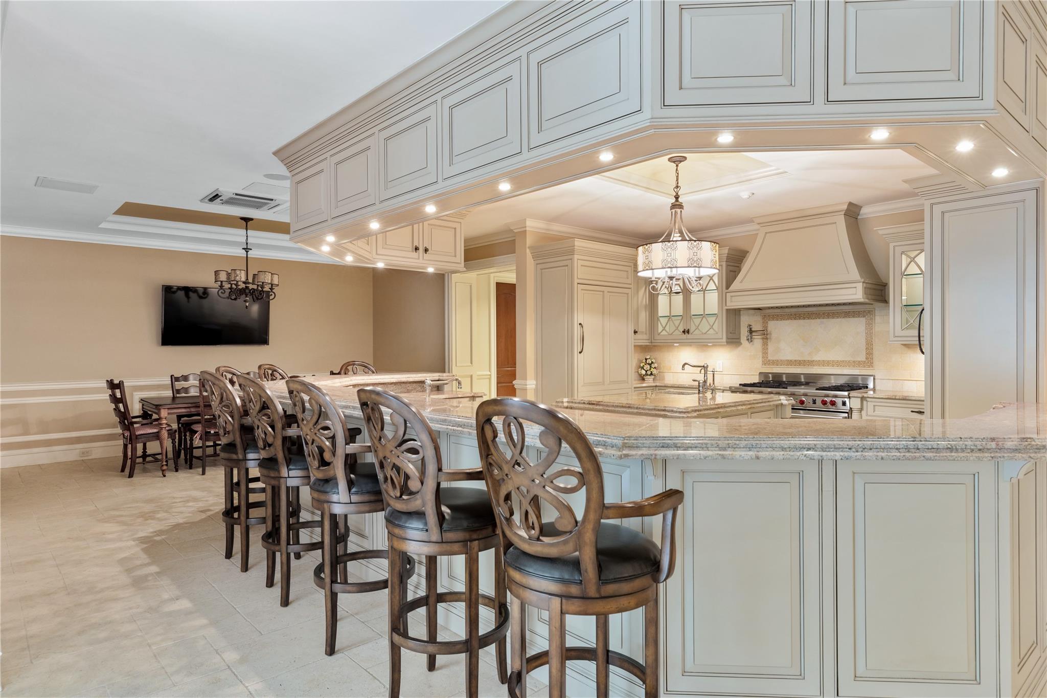 102 Horseshoe Road, Mill Neck, NY 11765