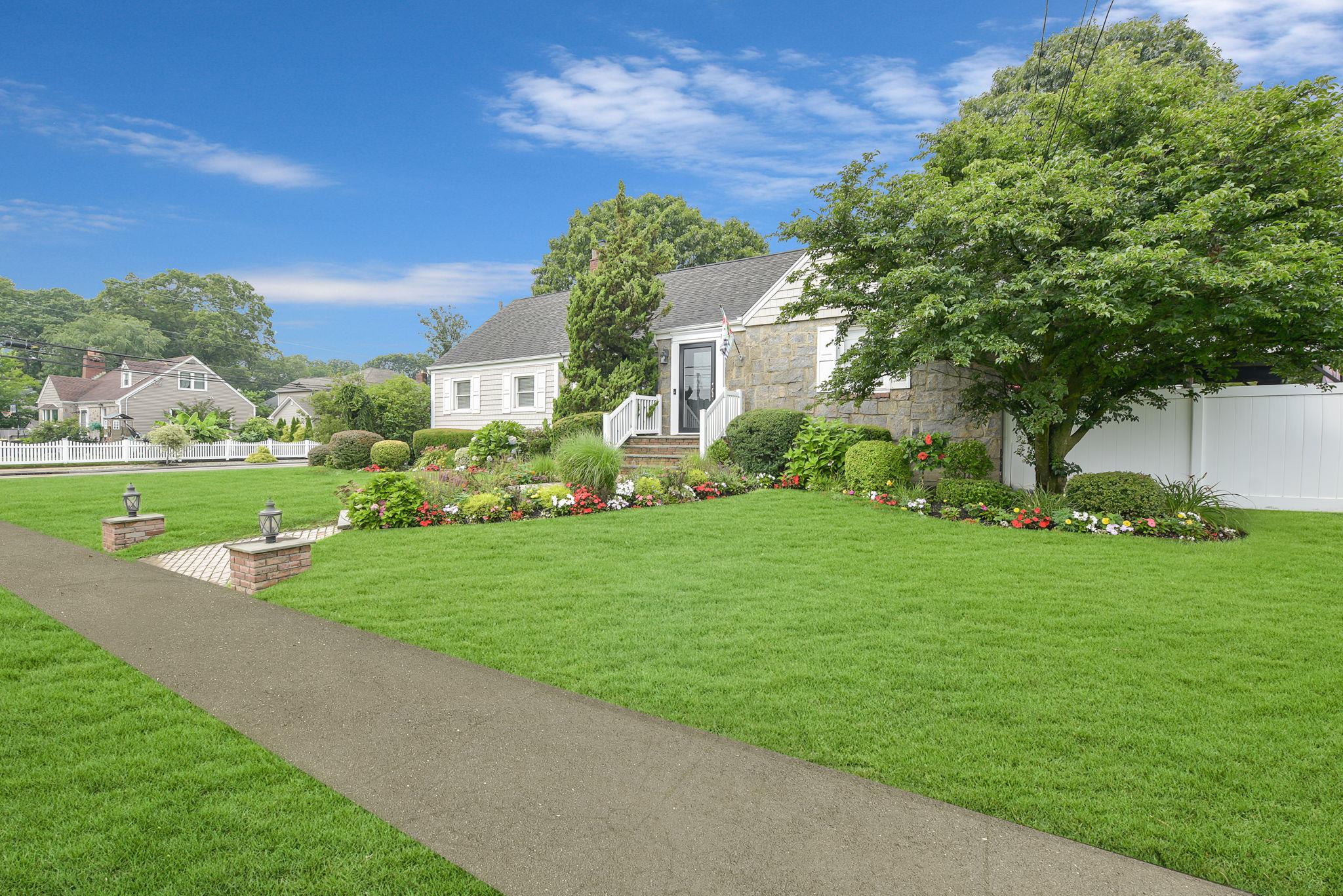 3309 Balsam Street, Oceanside, NY 11572