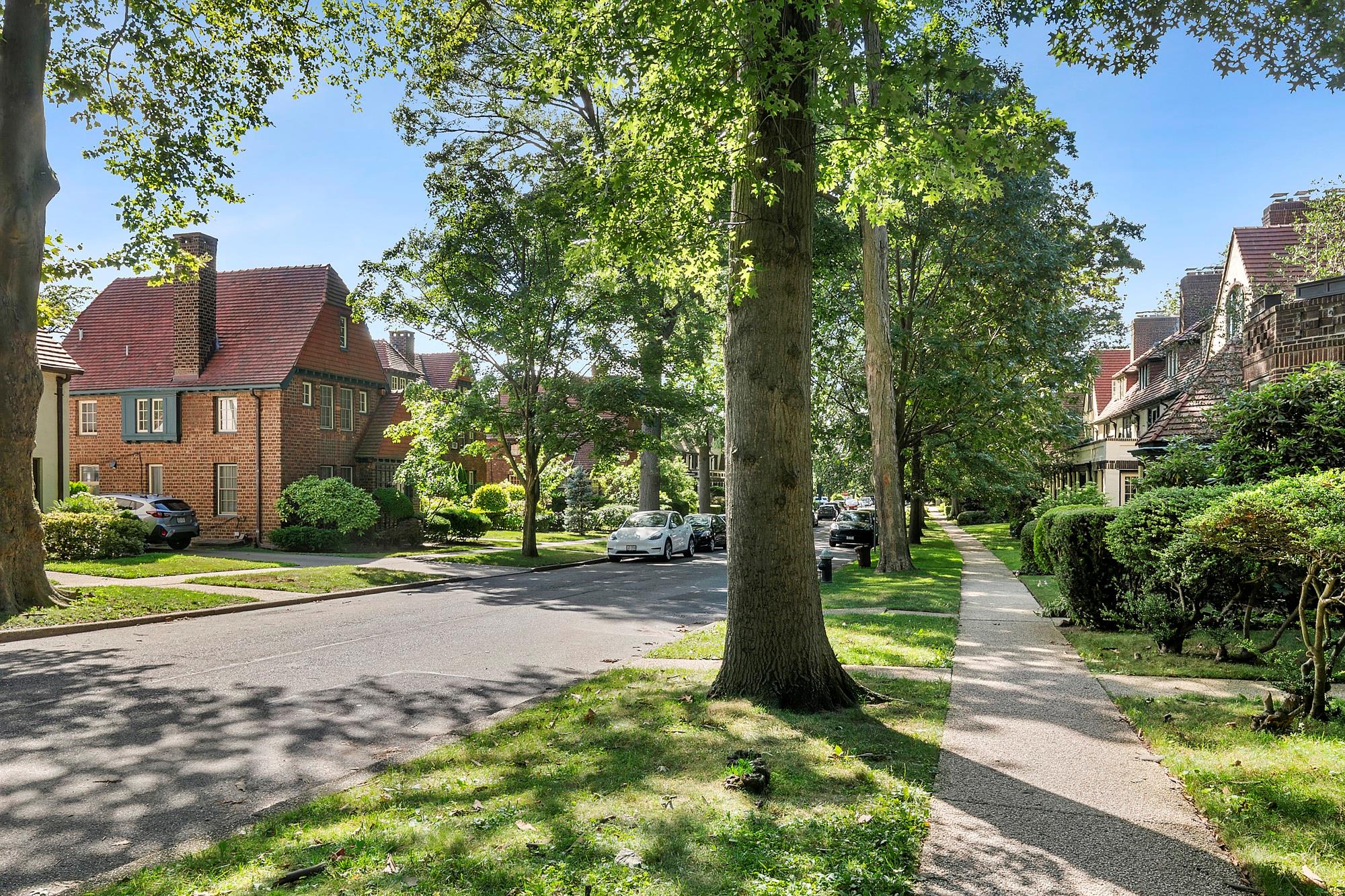 54 Ingram Street, Forest Hills, NY 11375