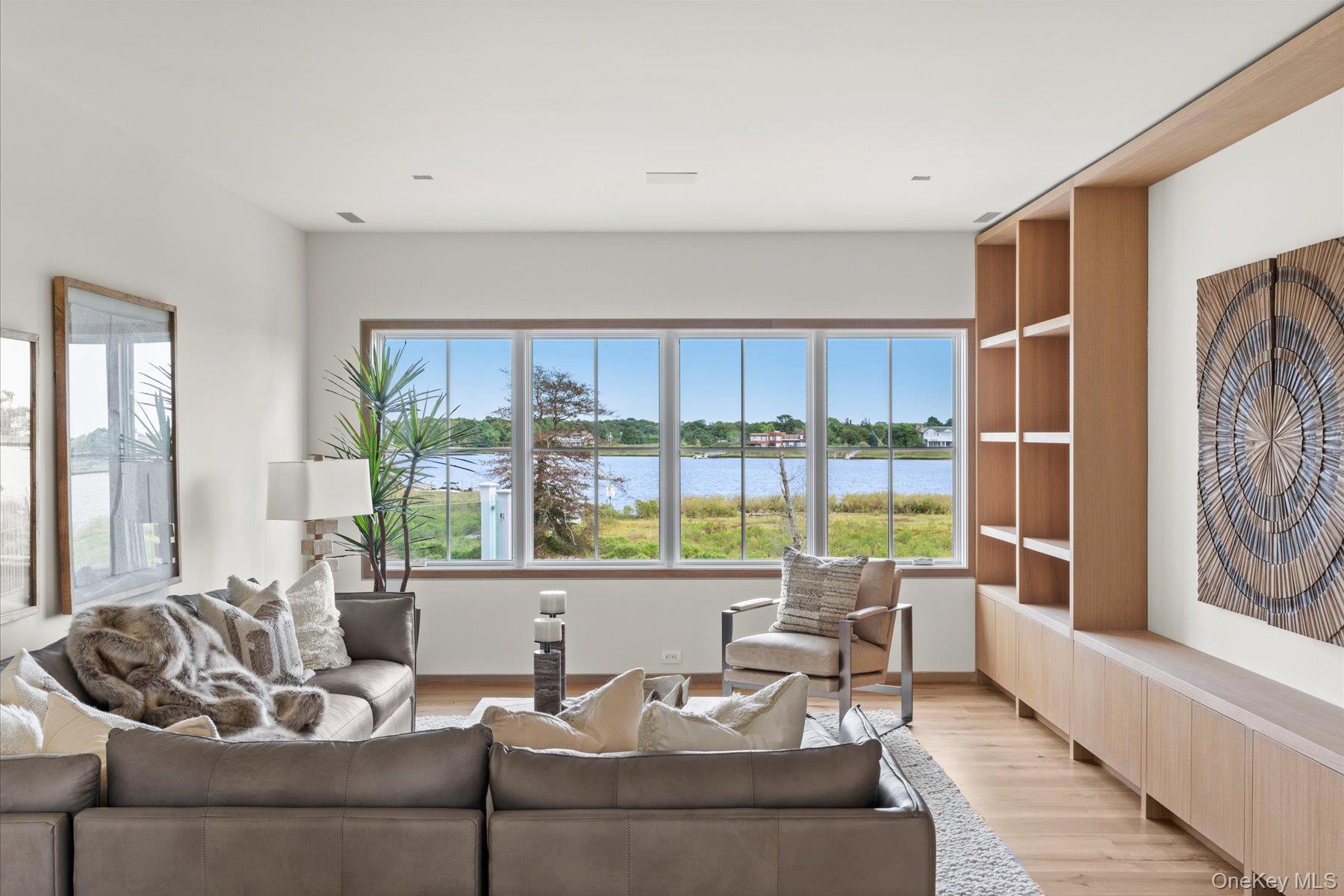 551 Main Street, Quiogue, NY 11978