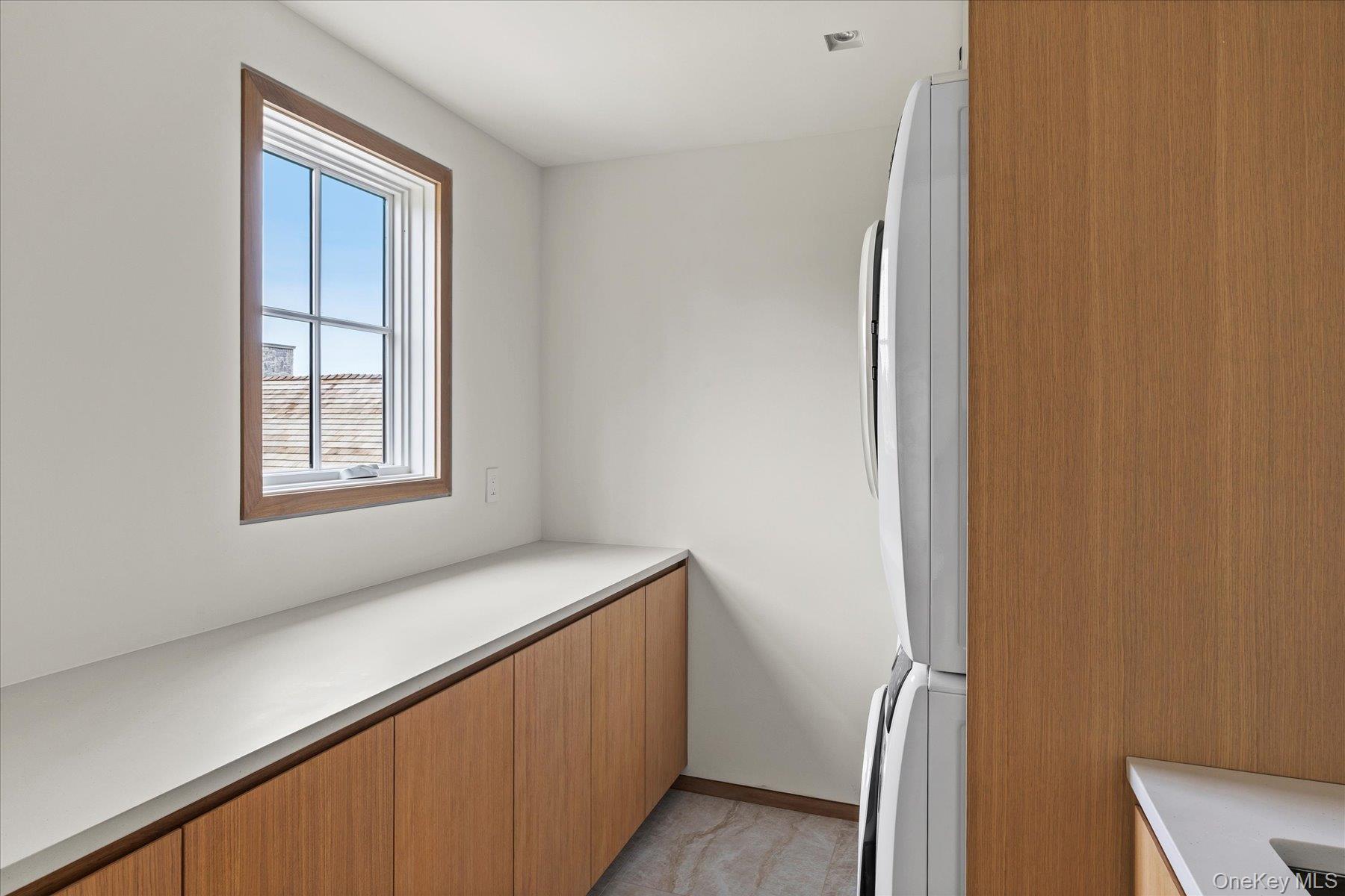 551 Main Street, Quiogue, NY 11978