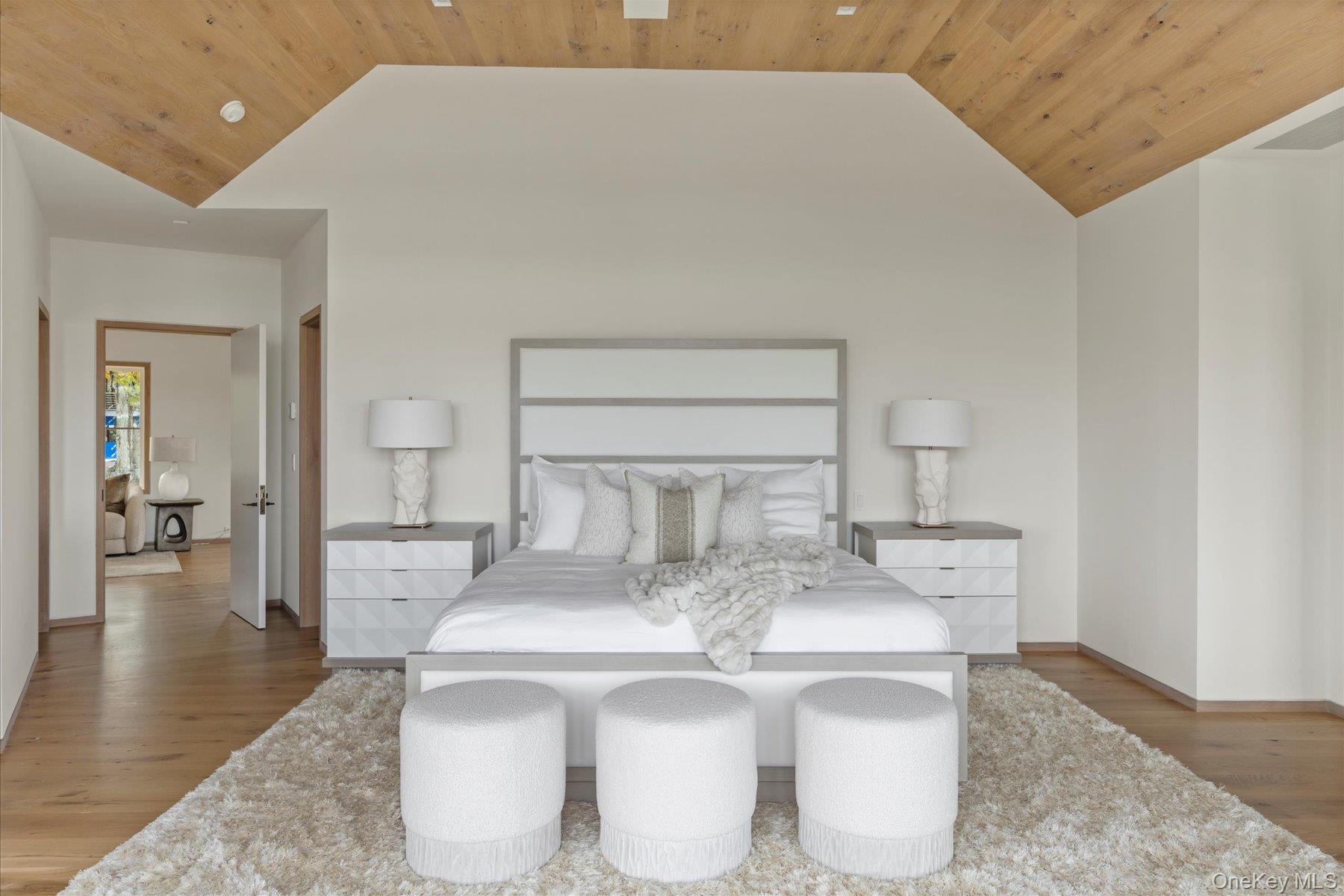 551 Main Street, Quiogue, NY 11978