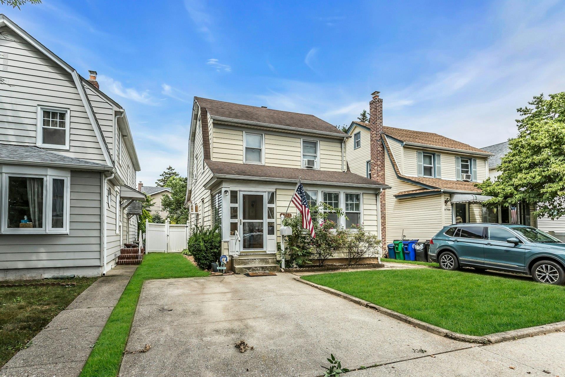 8748 252nd Street, Bellerose, NY 11426