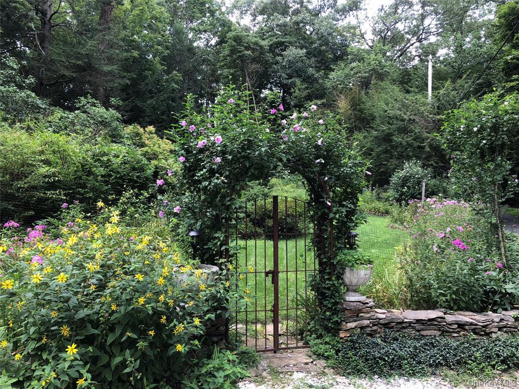 64 Ridgeland Road, South Salem, NY 10590