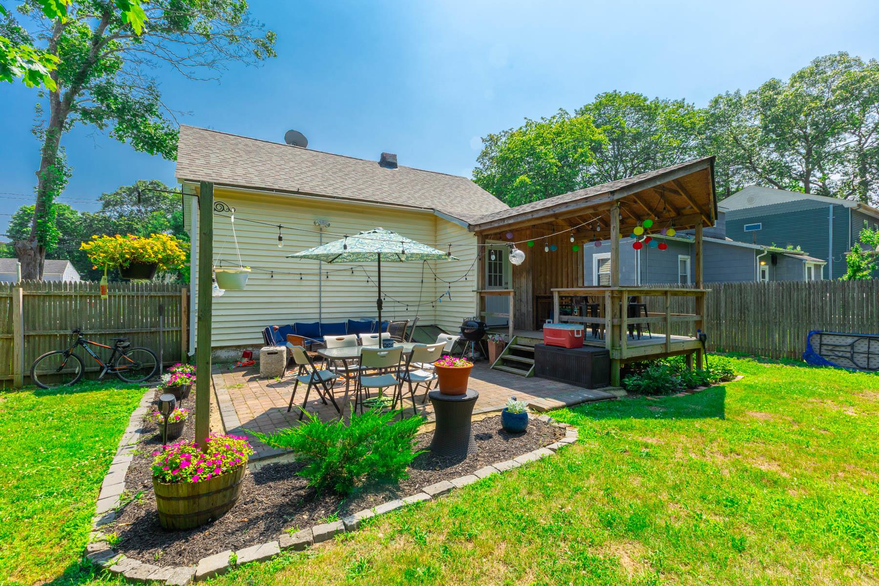 37 Andrew Avenue, Islip Terrace, NY 11752