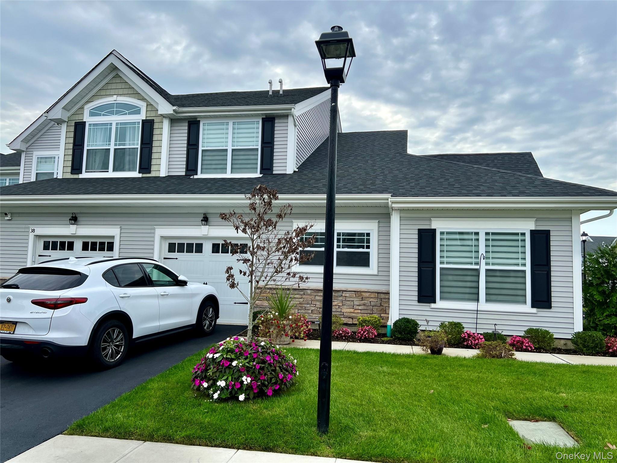 37 Willow Circle # 37, Coram, NY 11727