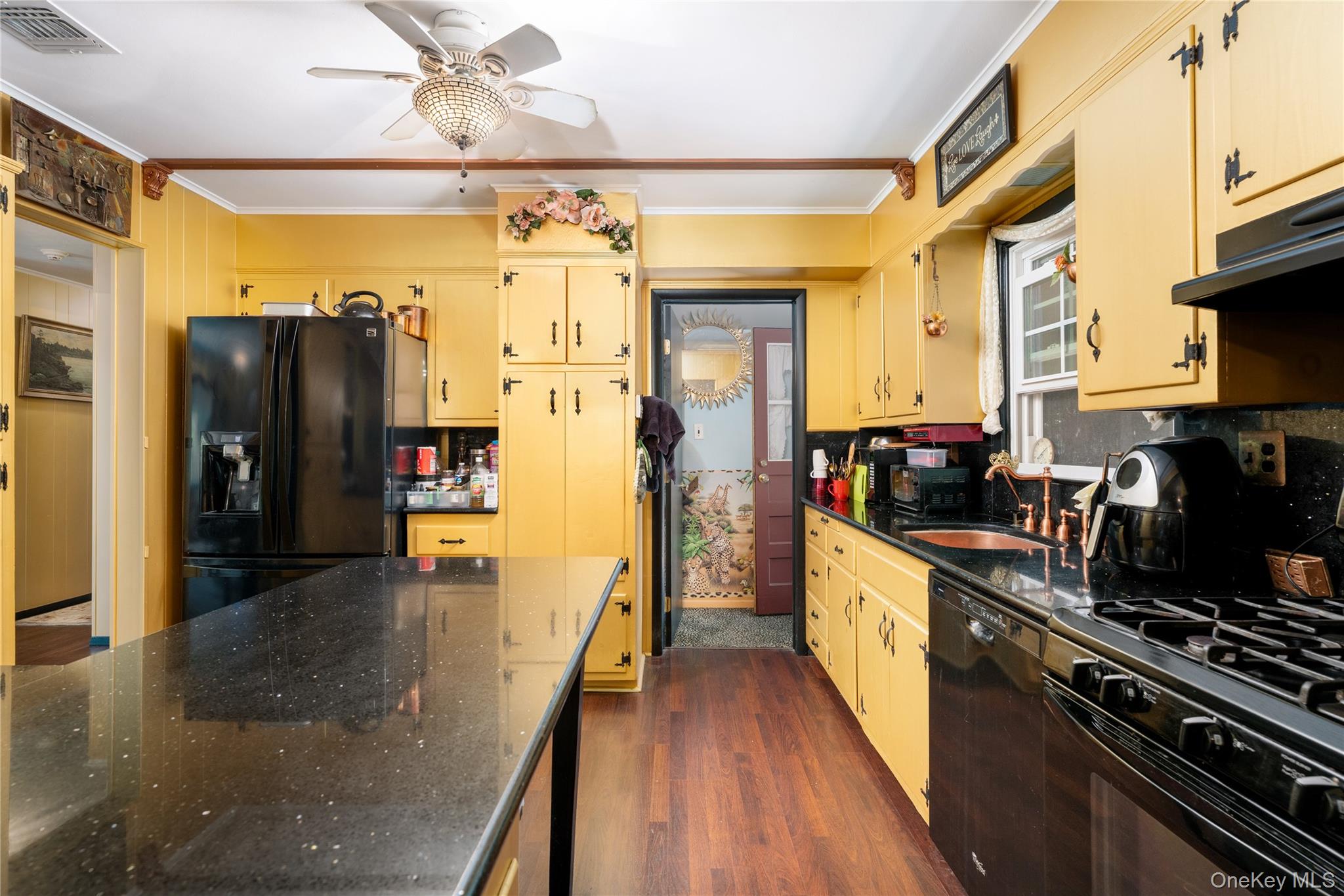 11 Quaker Path, Stony Brook, NY 11790