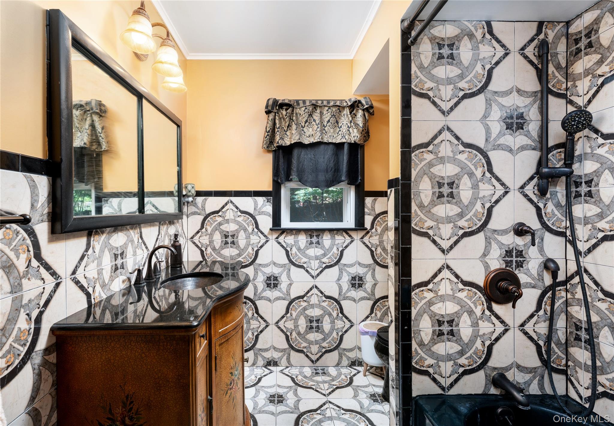 11 Quaker Path, Stony Brook, NY 11790