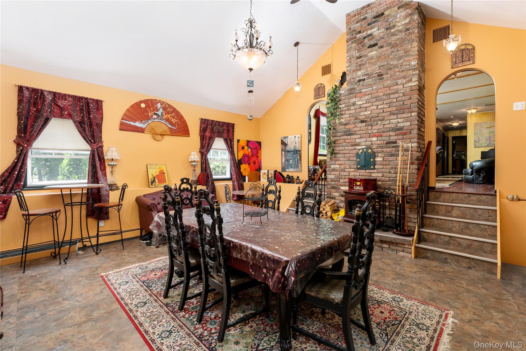 11 Quaker Path, Stony Brook, NY 11790