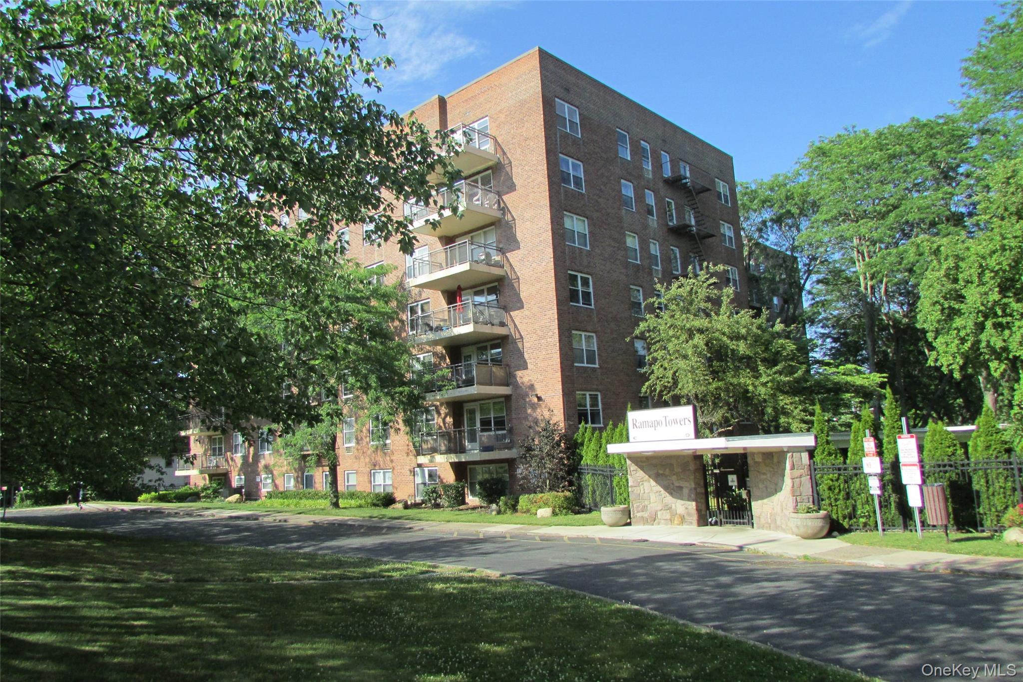 30 S Cole Avenue # 6 F, Spring Valley, NY 10977