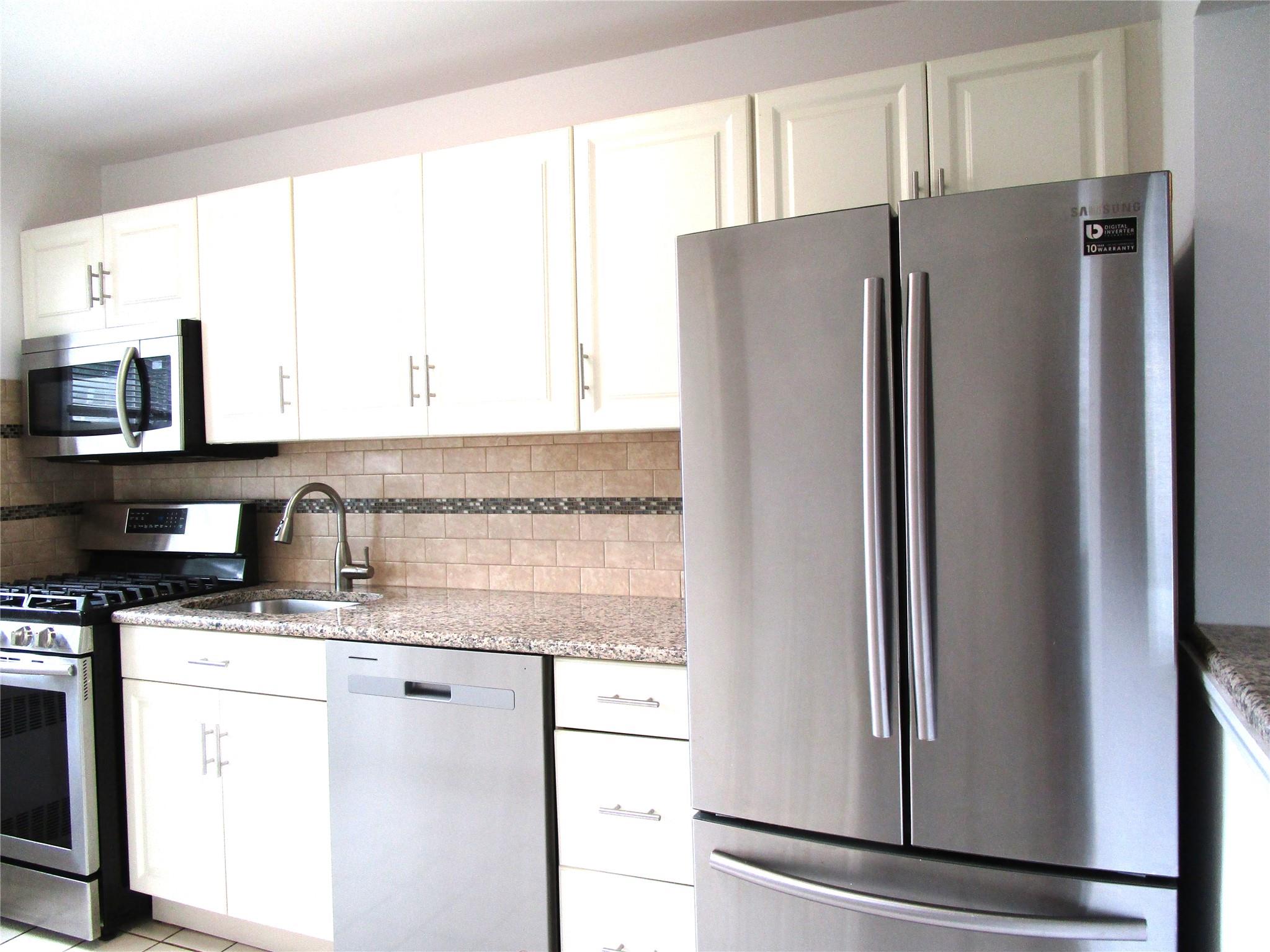 324 Post Avenue # Apt. 8-J, Westbury, NY 11590