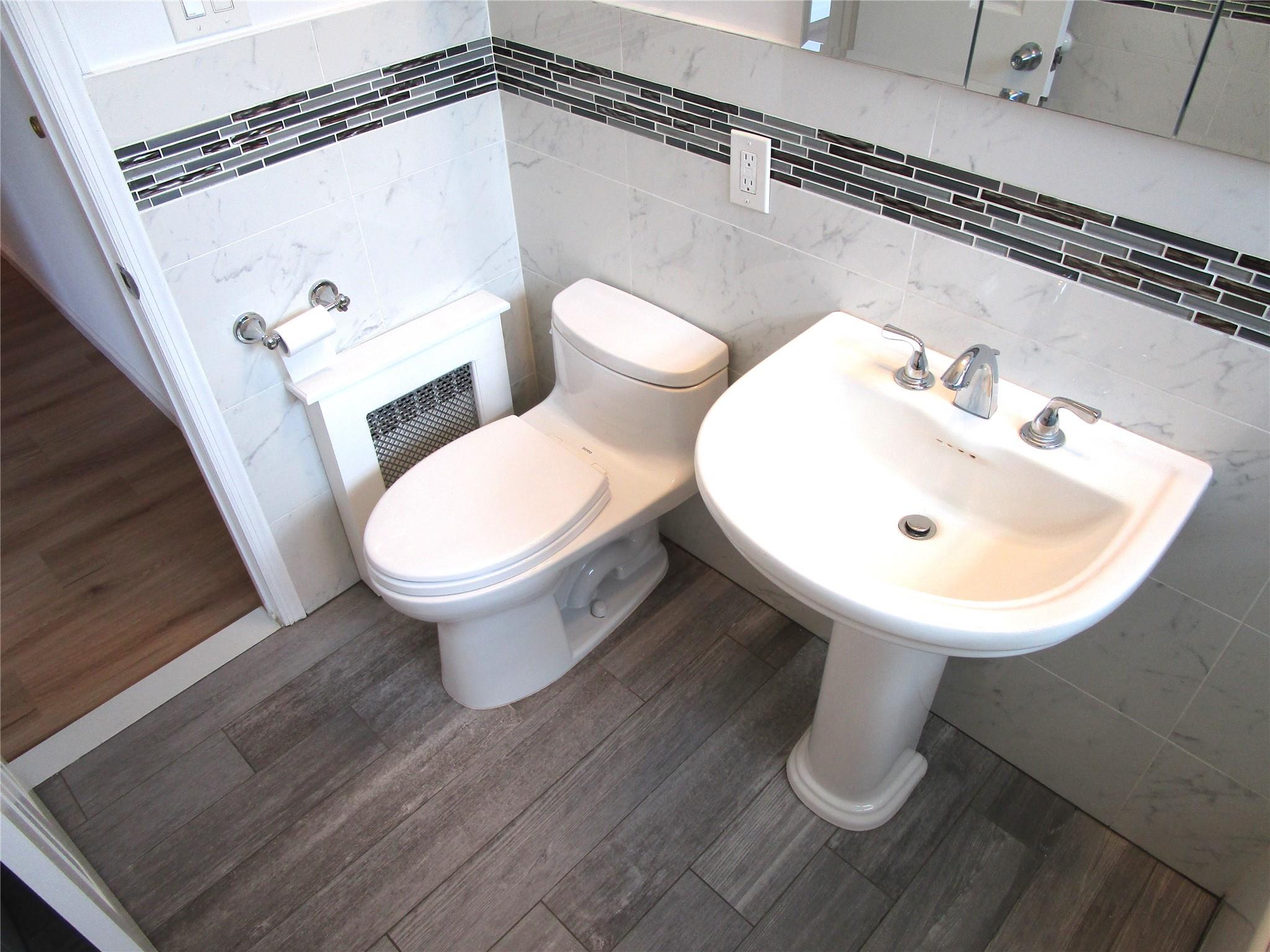 324 Post Avenue # Apt. 8-J, Westbury, NY 11590