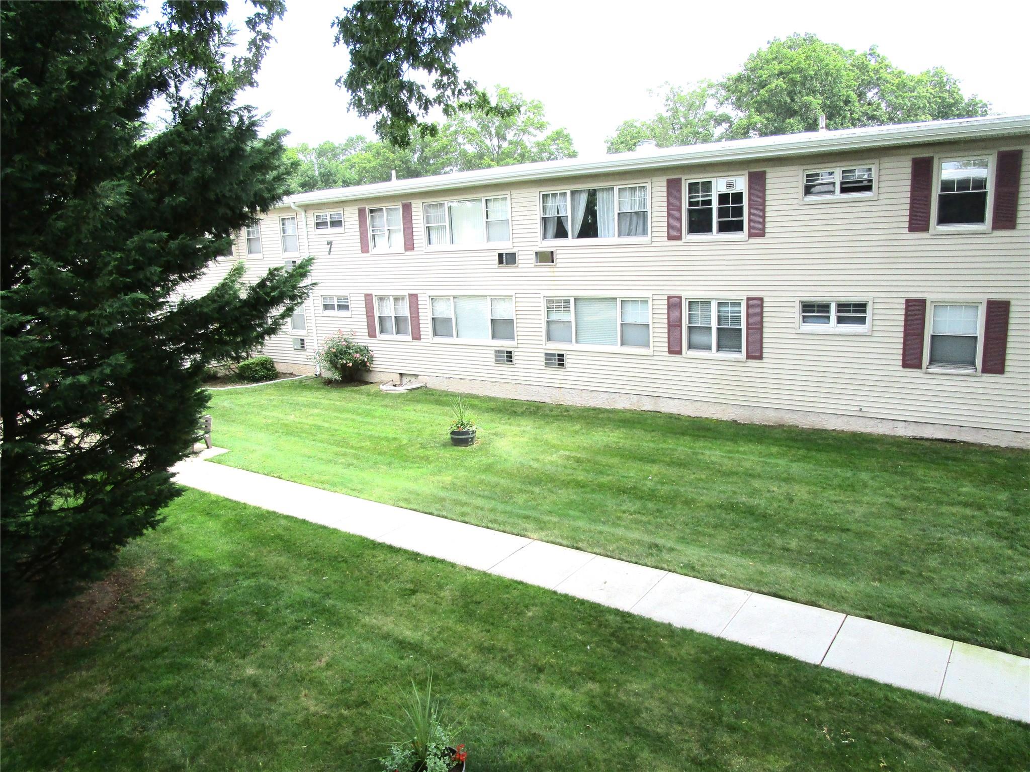 324 Post Avenue # Apt. 8-J, Westbury, NY 11590