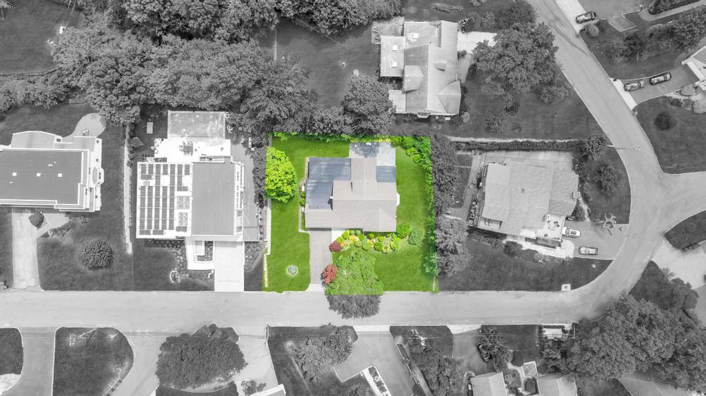 75 Greenleaf Hill, Great Neck, NY 11023