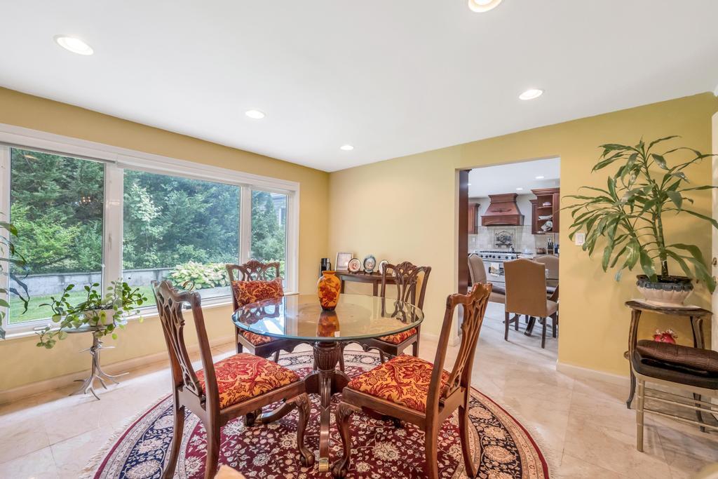 75 Greenleaf Hill, Great Neck, NY 11023