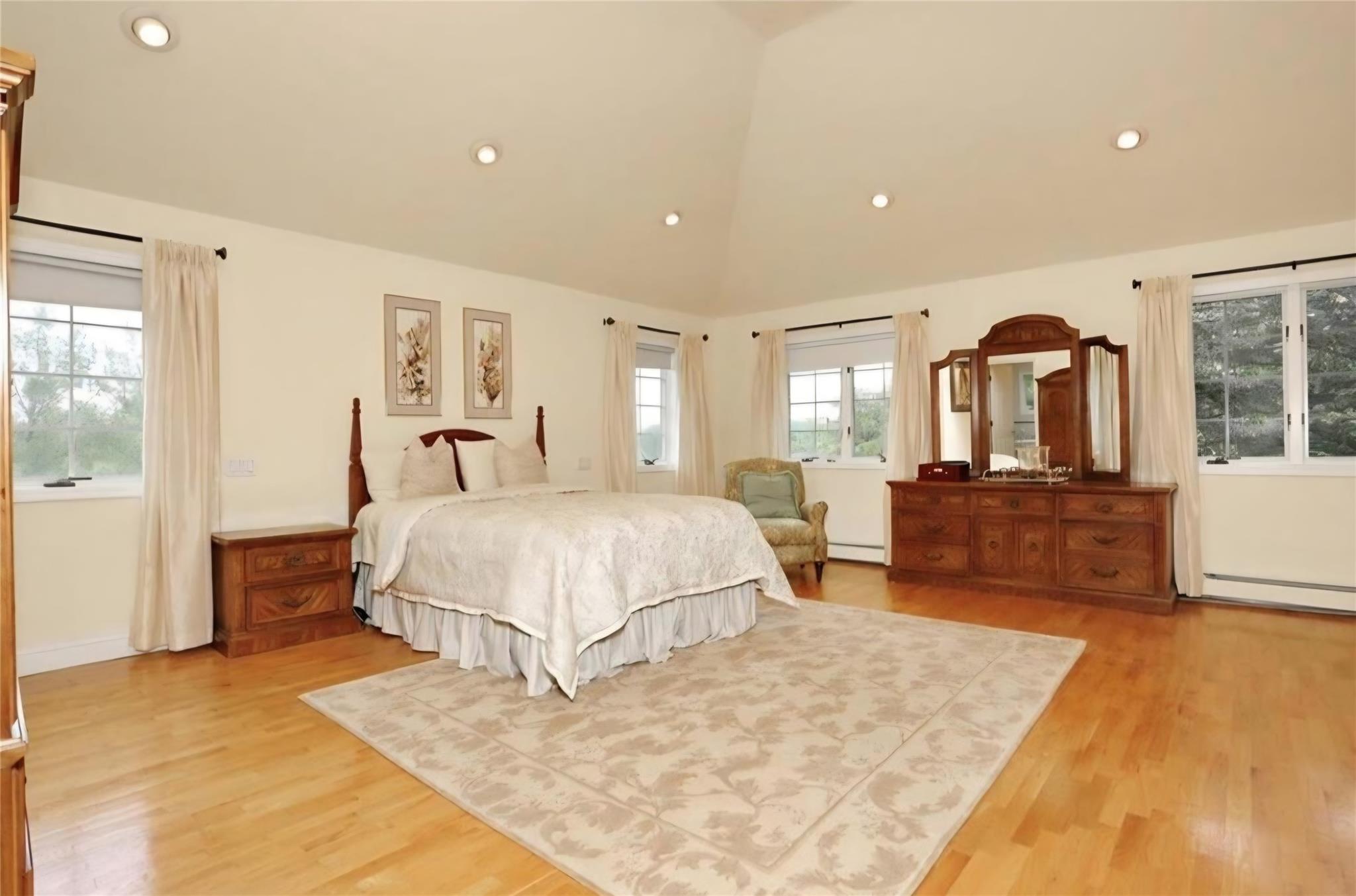 18 Mesa Place, Nanuet, NY 10954