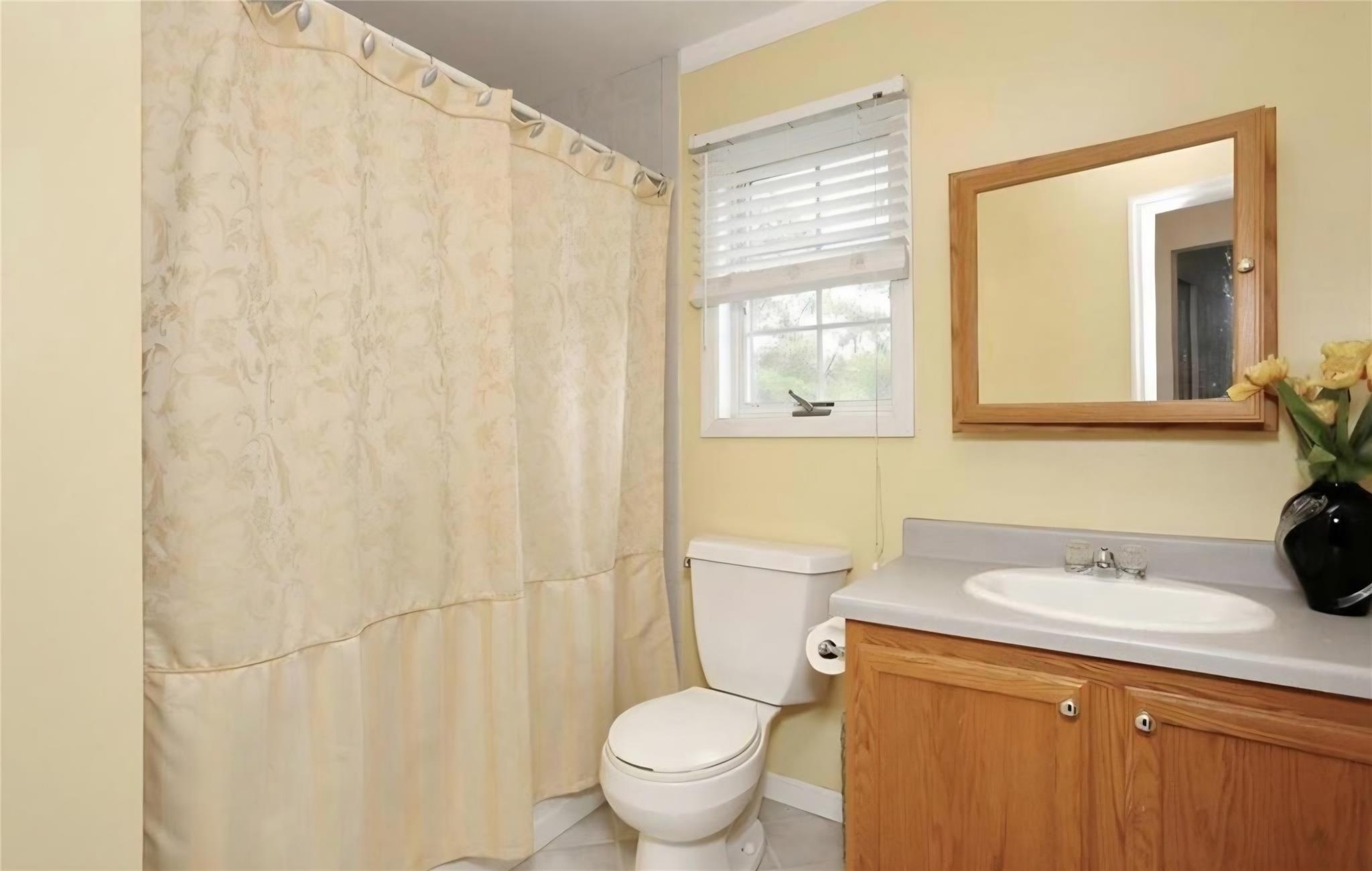 18 Mesa Place, Nanuet, NY 10954