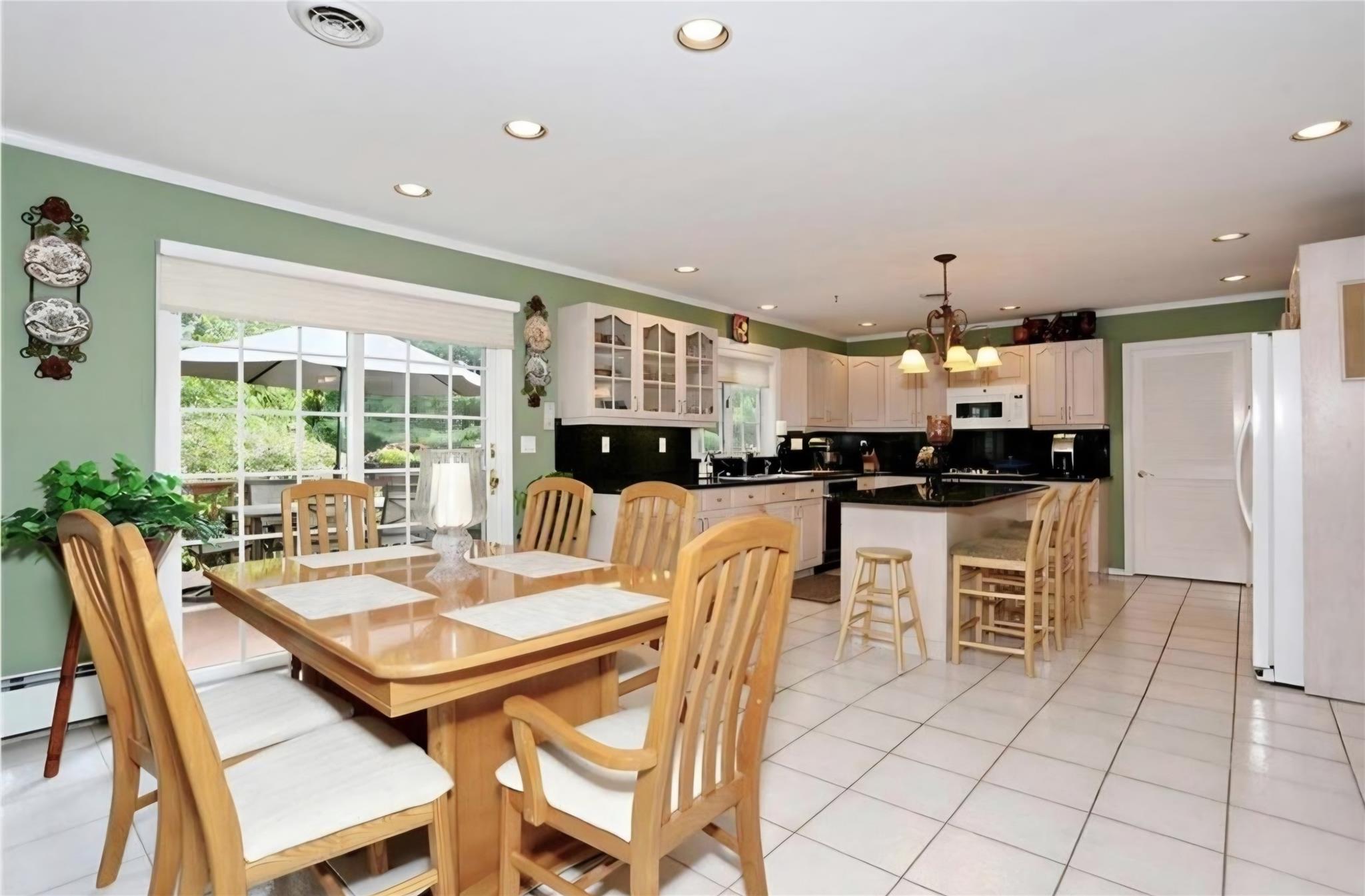 18 Mesa Place, Nanuet, NY 10954