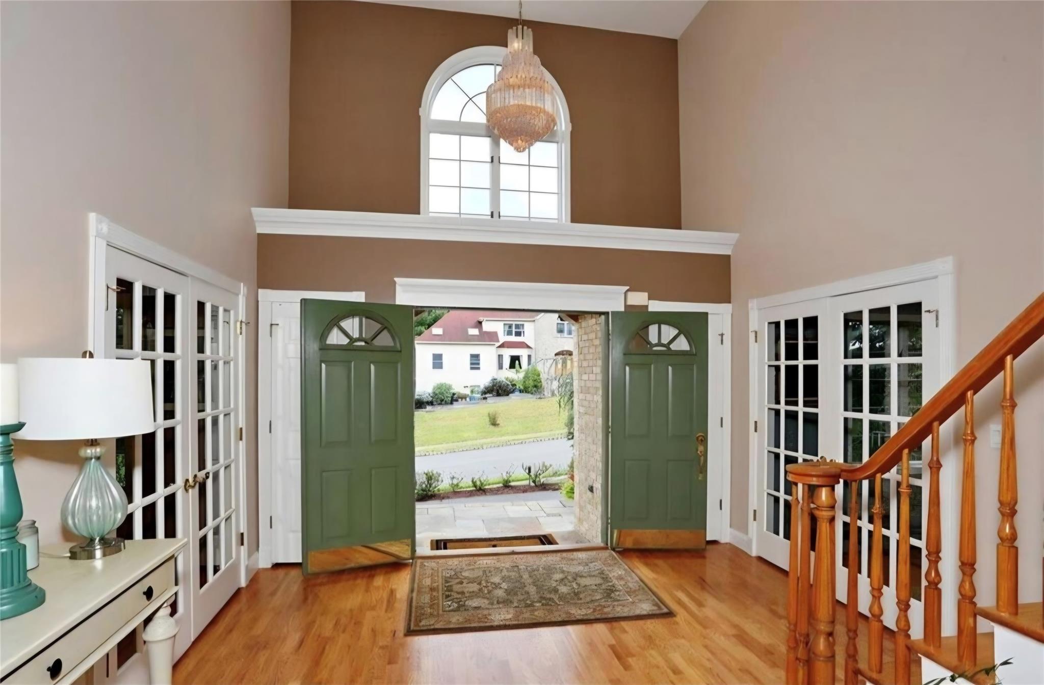 18 Mesa Place, Nanuet, NY 10954