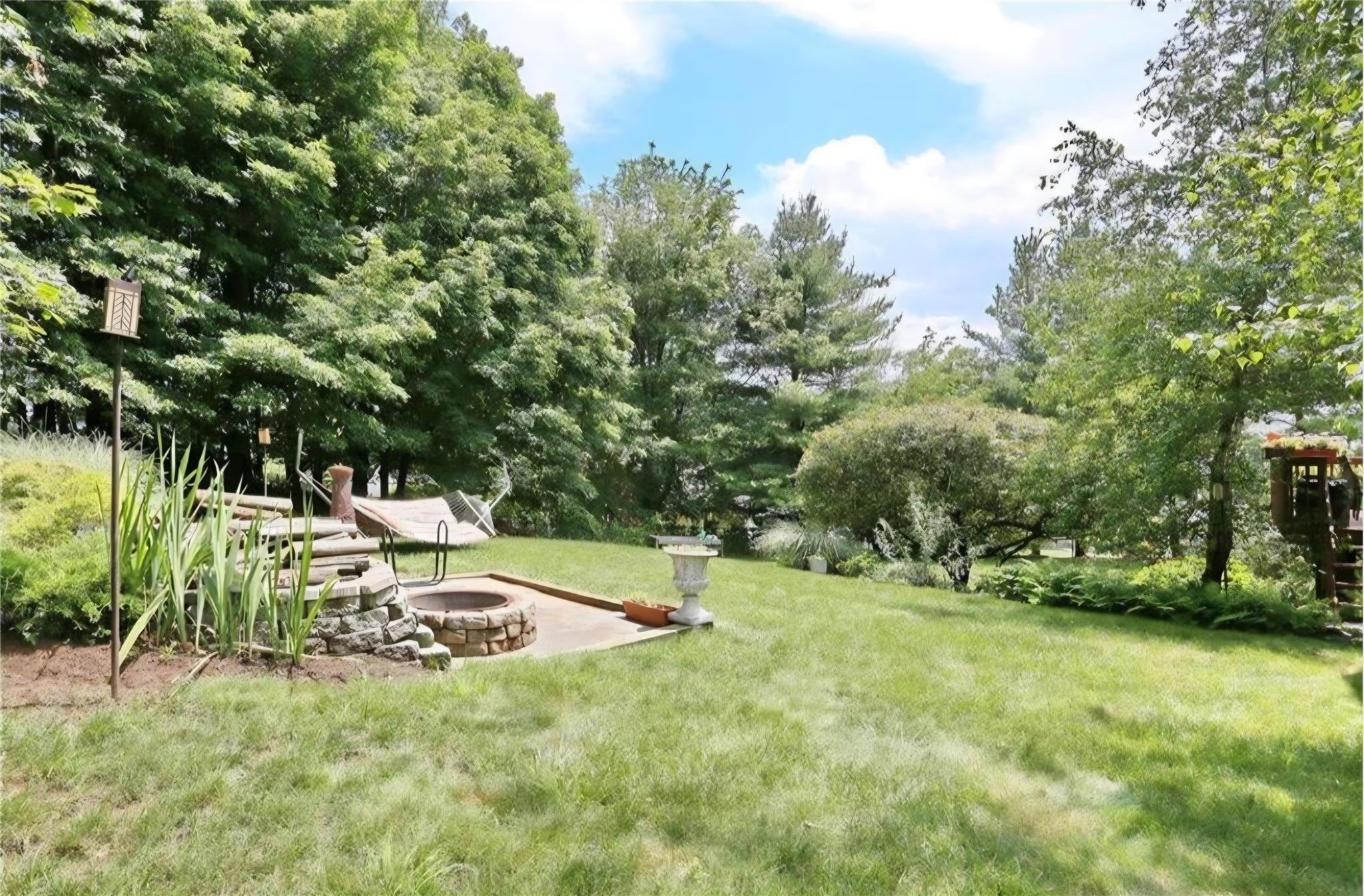 18 Mesa Place, Nanuet, NY 10954