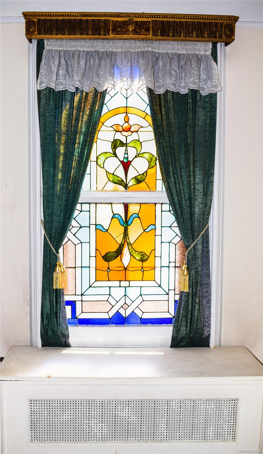 25 Shore Lane, Bay Shore, NY 11706