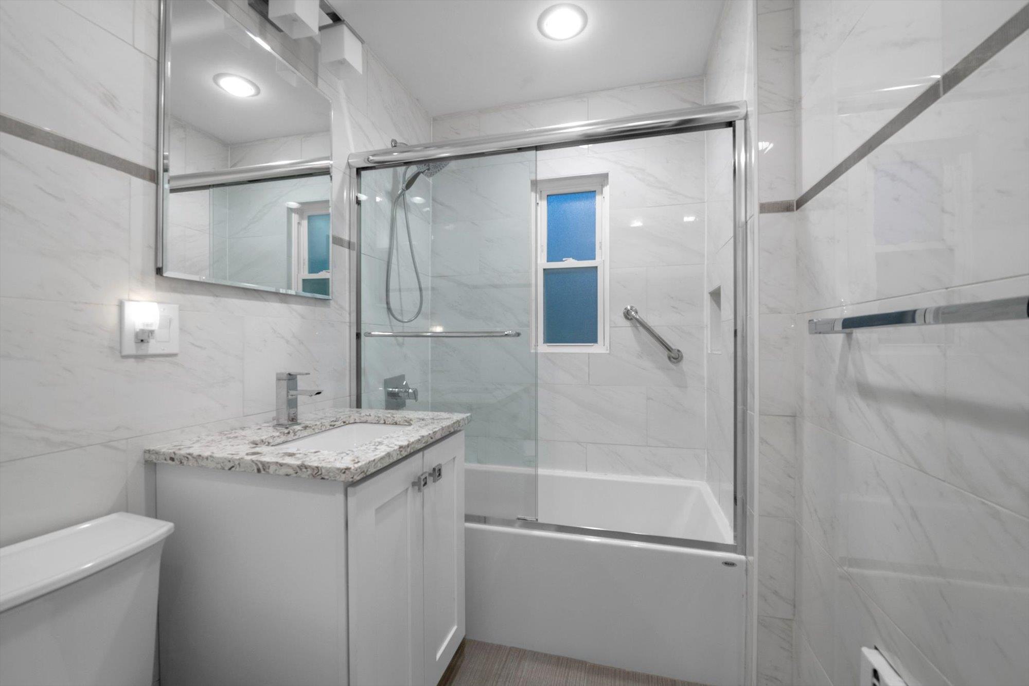 23 Burbury Lane, Great Neck, NY 11023