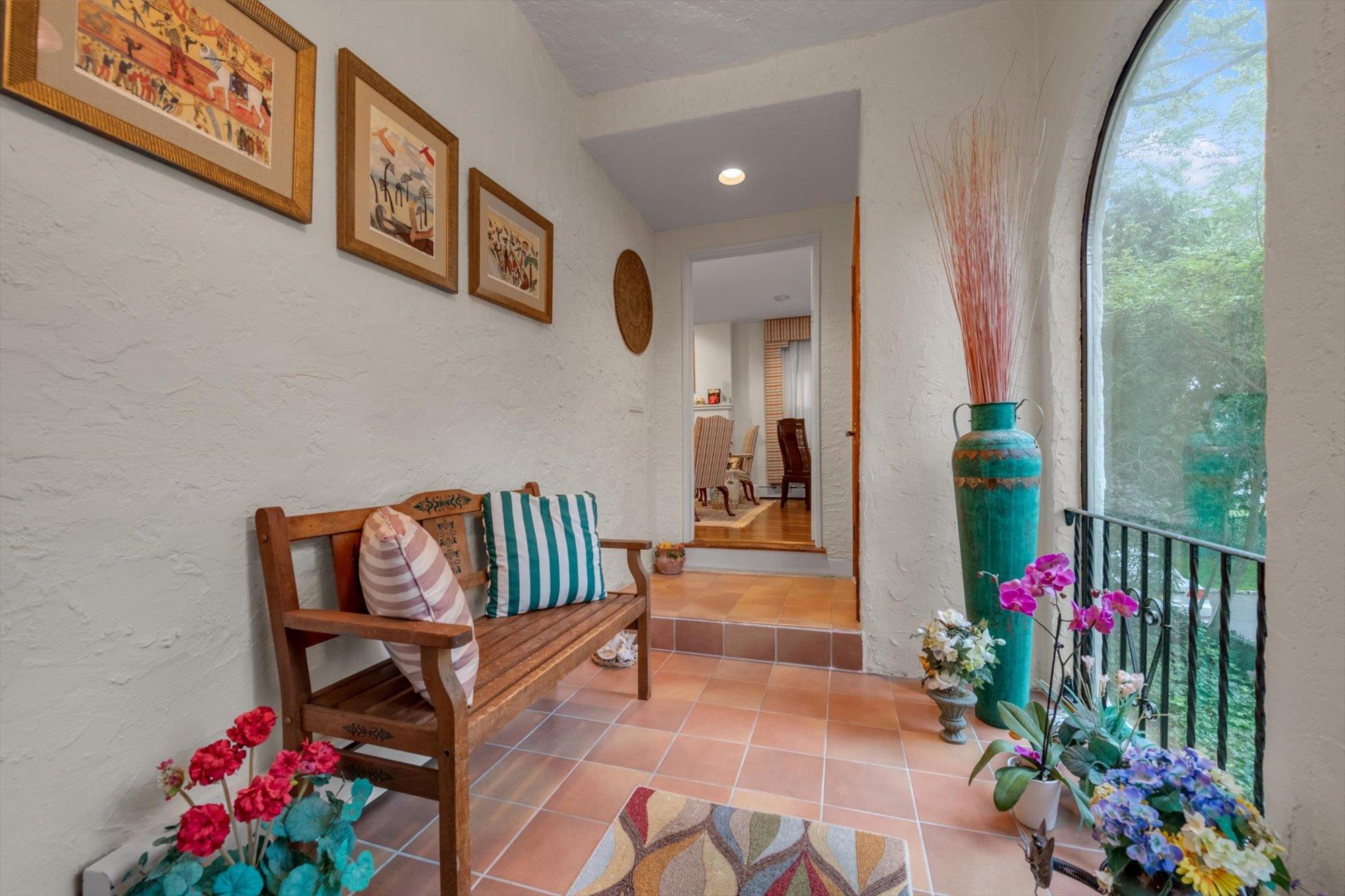 23 Burbury Lane, Great Neck, NY 11023