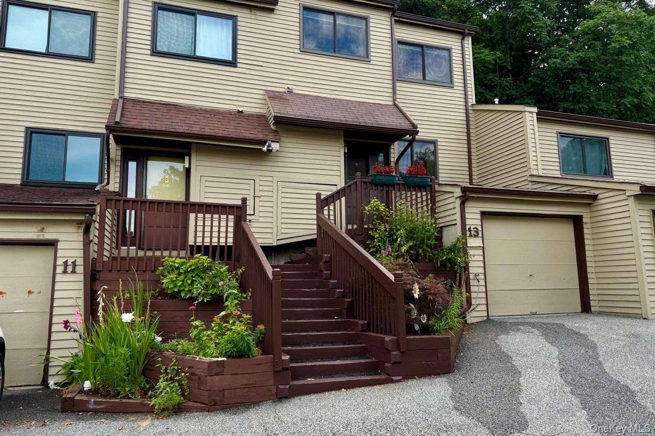 13 Butternut Court, Highland Mills, NY 10930