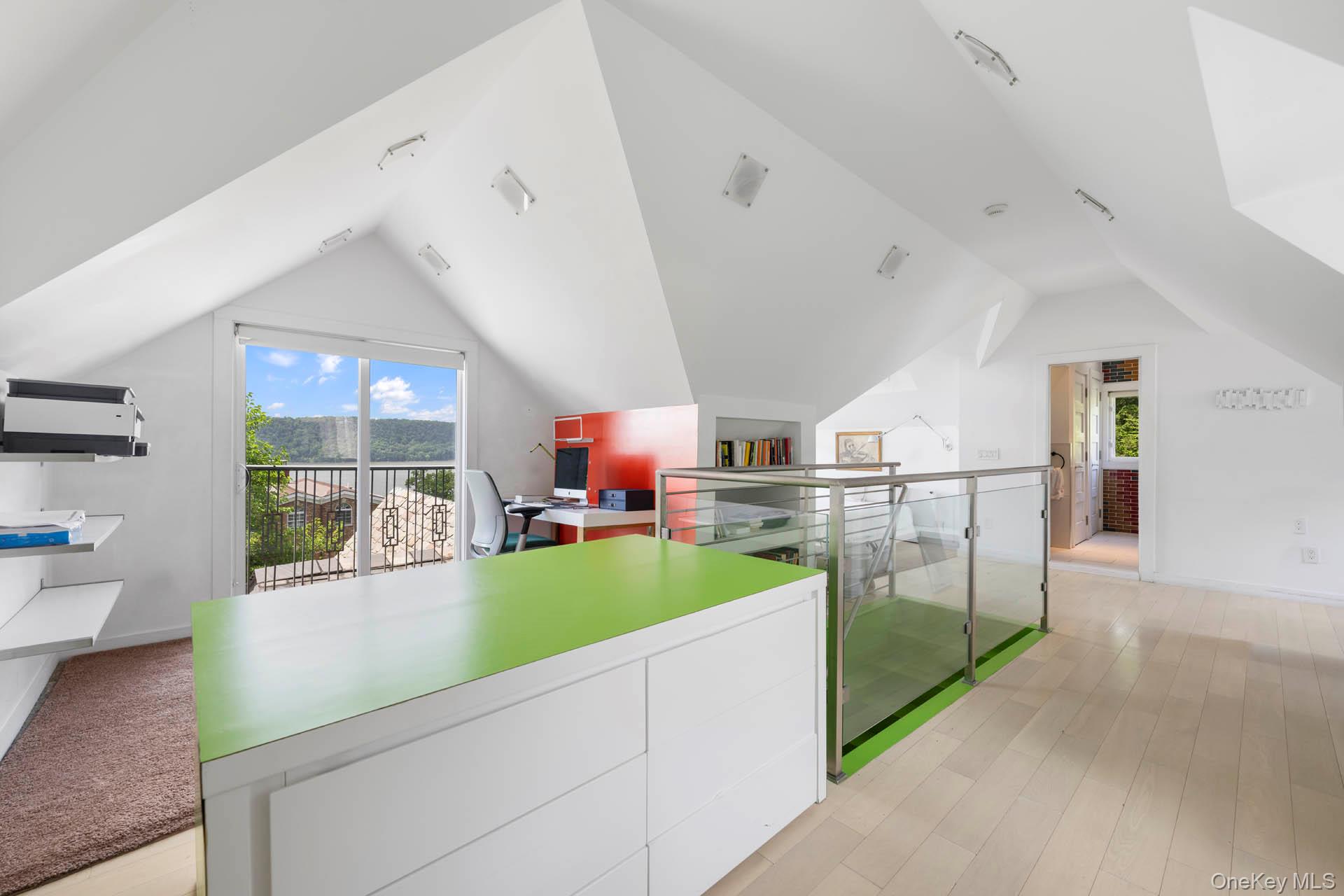 800 W 231st Street, Bronx, NY 10463