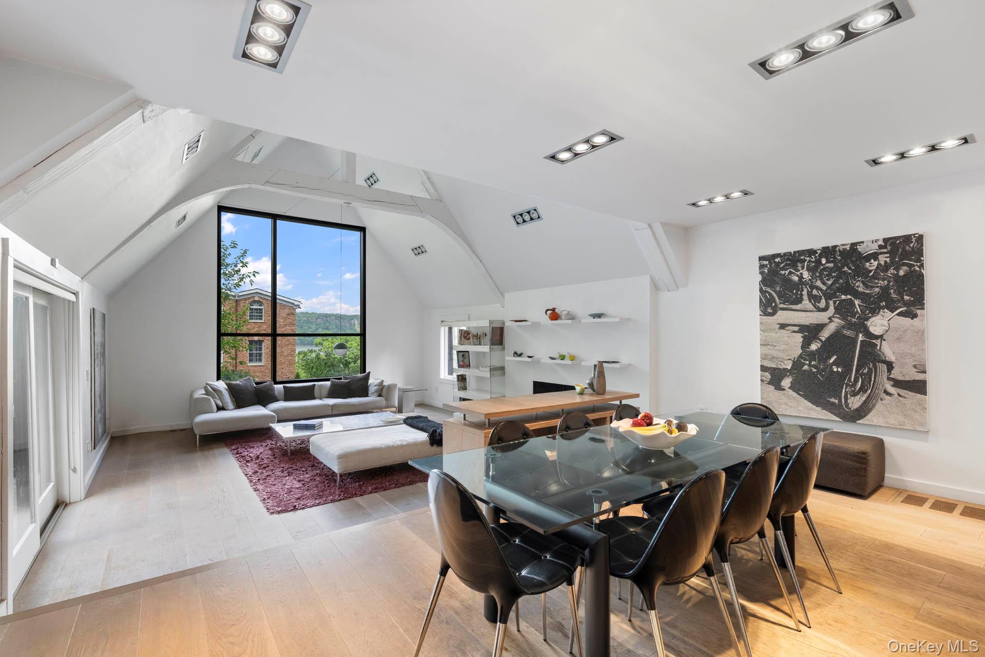 800 W 231st Street, Bronx, NY 10463