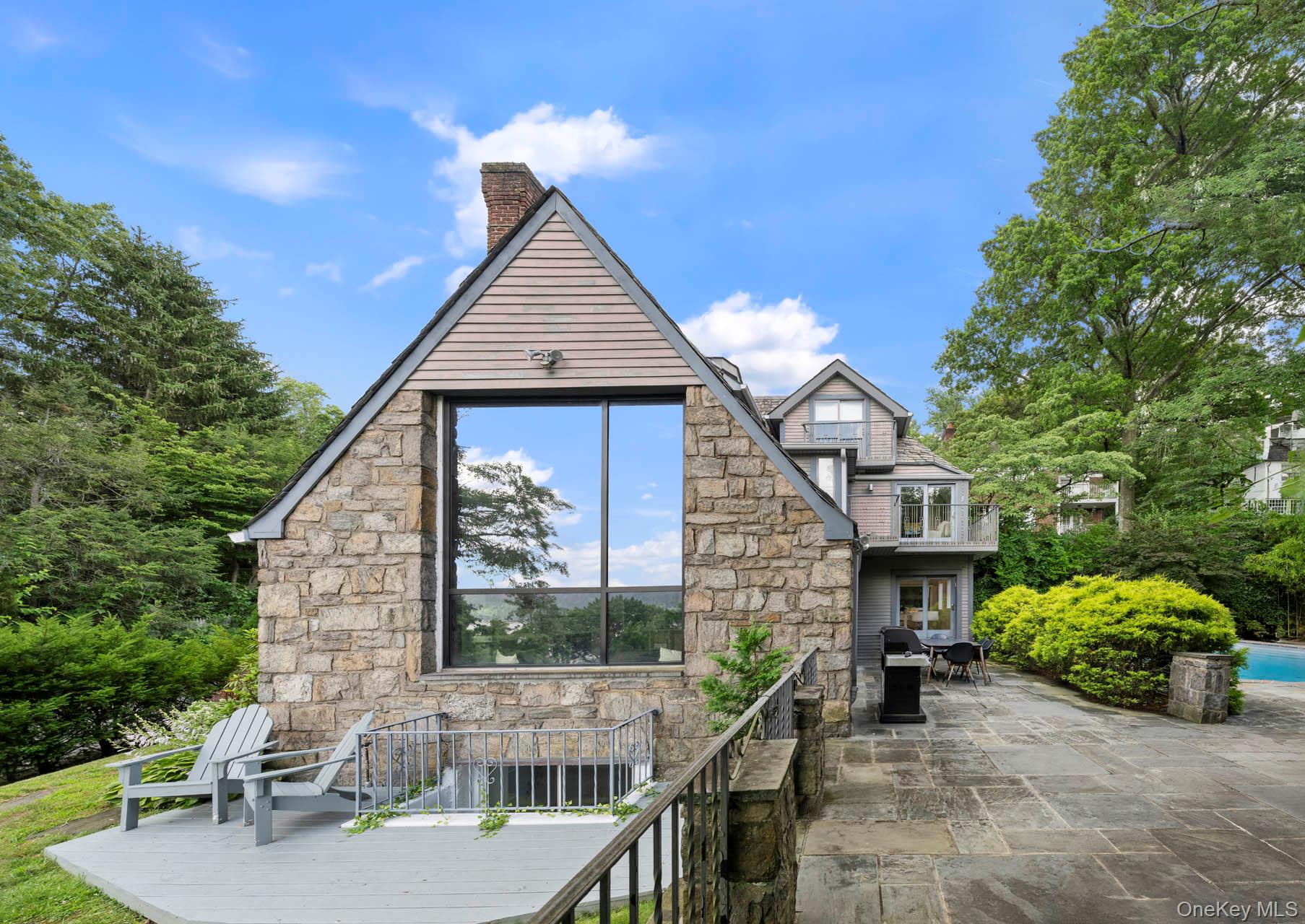 800 W 231st Street, Bronx, NY 10463