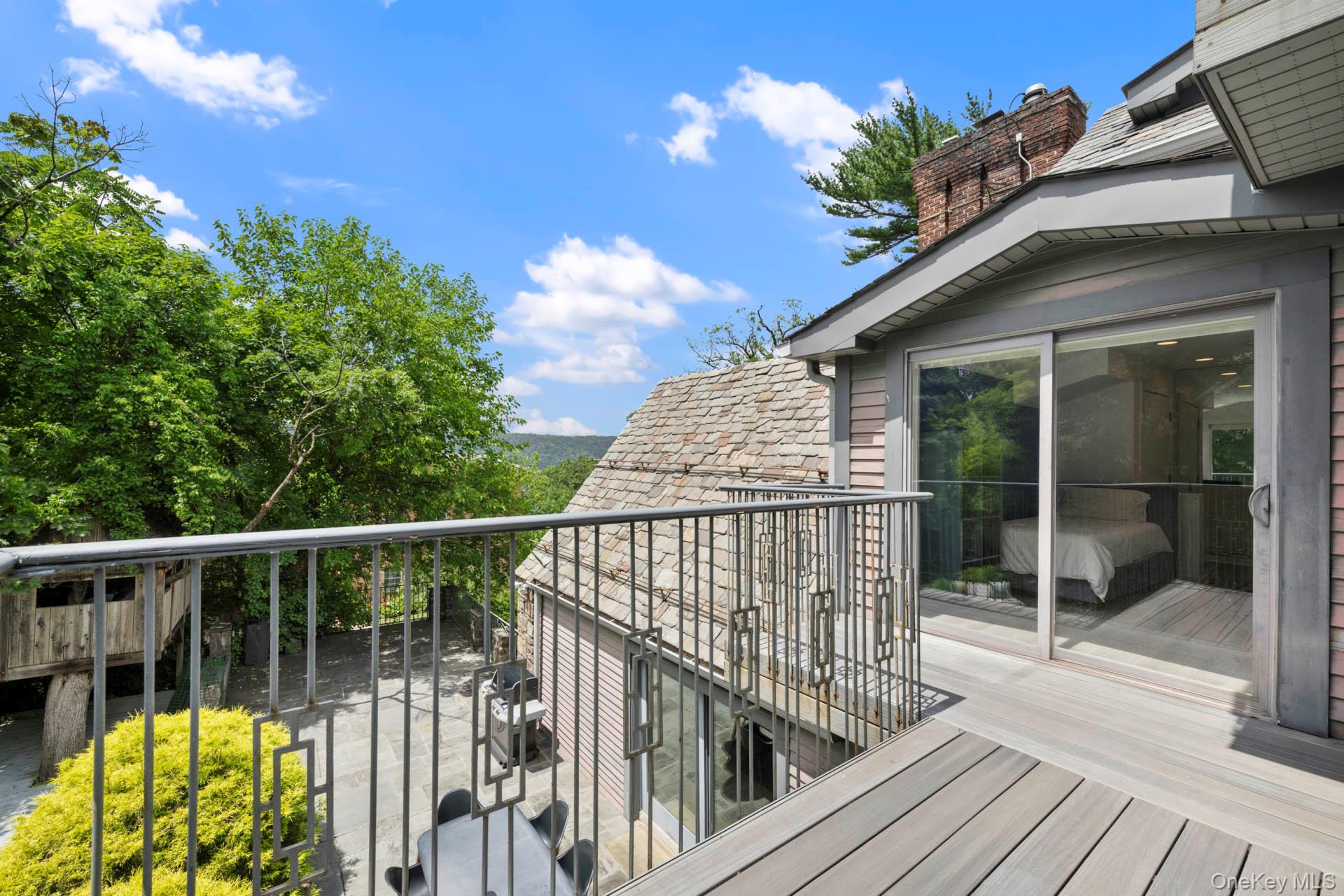 800 W 231st Street, Bronx, NY 10463